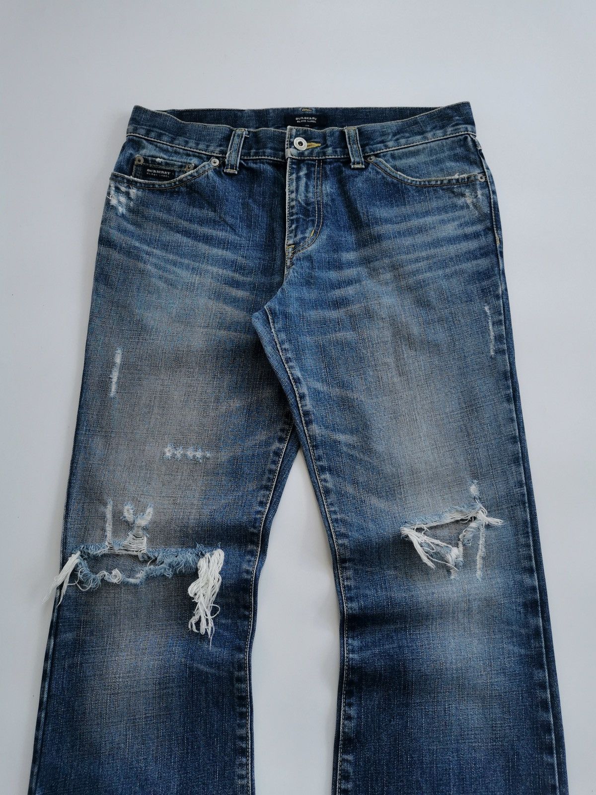 Burberry Bootcut Burberry Distressed Denim Jeans Size US 32 / EU 48 - 2 Thumbnail