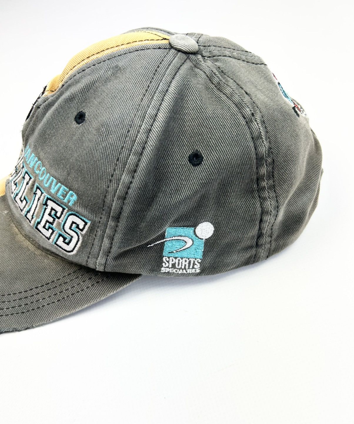NBA × Vintage Rare Grizzlies Vancouver Cap NBA Vintage Size ONE SIZE - 6 Thumbnail
