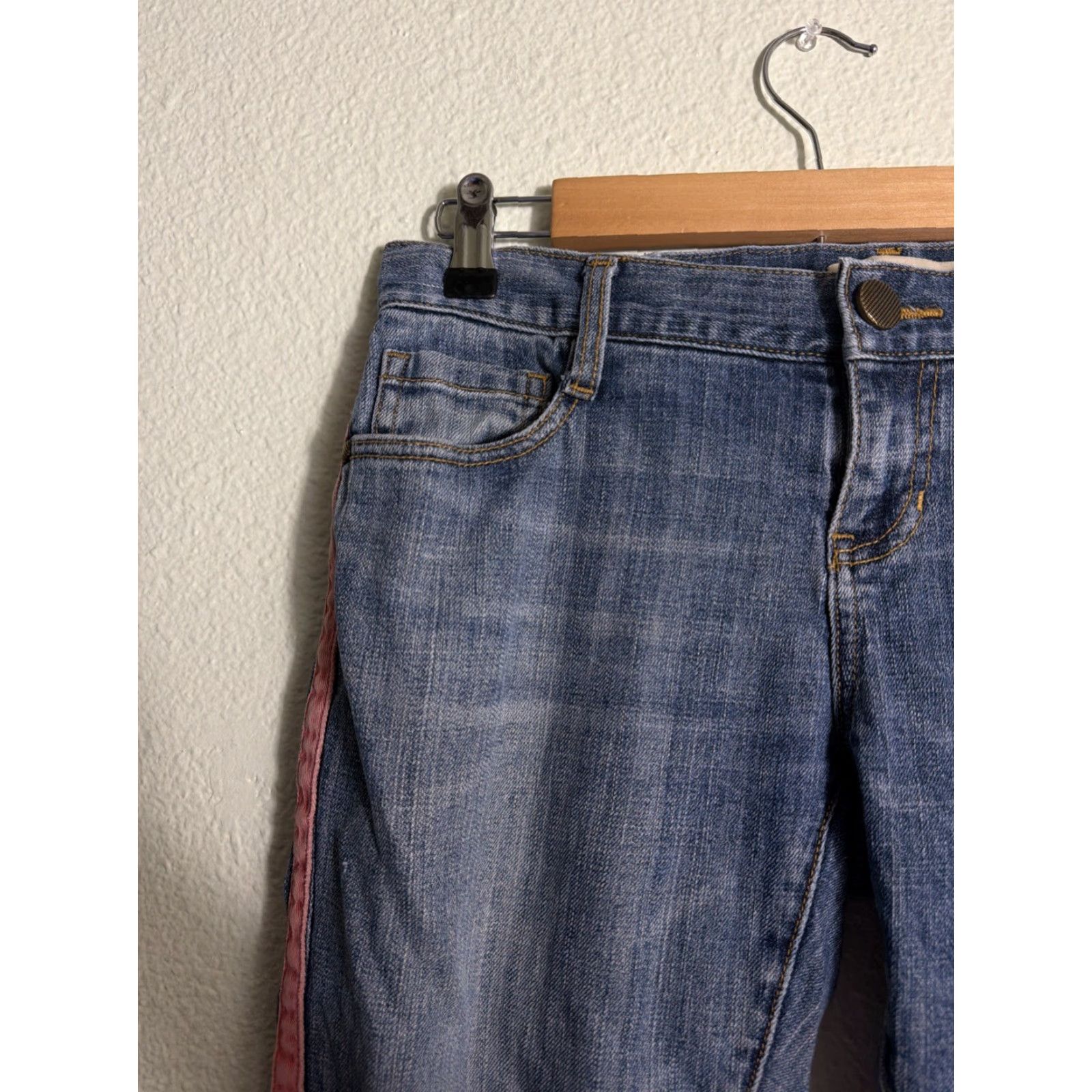 Vintage Cabi Jeans Capri Women 4 Medium Wash Pink Piping 28x30 (30X24) Size 28" / US 6 / IT 42 - 5 Thumbnail