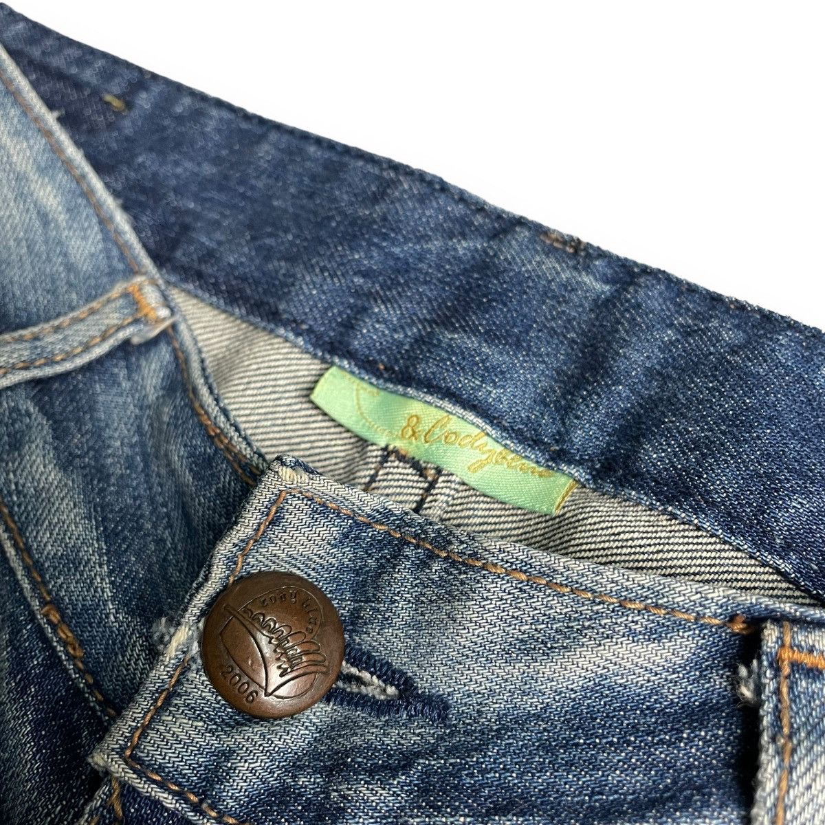 Le Grande Bleu (L.G.B.) SUPER FLARE VINTAGE CODY BLUE 6 POCKETS WASHED DENIM PANTS Size US 30 / EU 46 - 7 Thumbnail