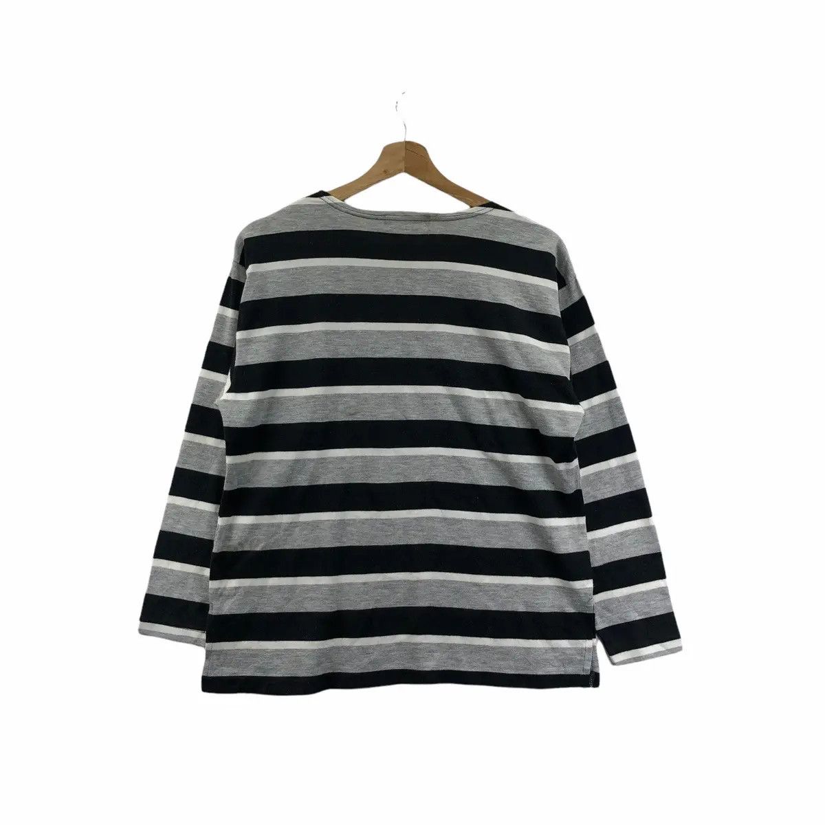 Vintage Vtg 90’ VALENTINO CHRISTY PARIS Embroidery Sweatshirt Size M / US 6-8 / IT 42-44 - 2 Thumbnail