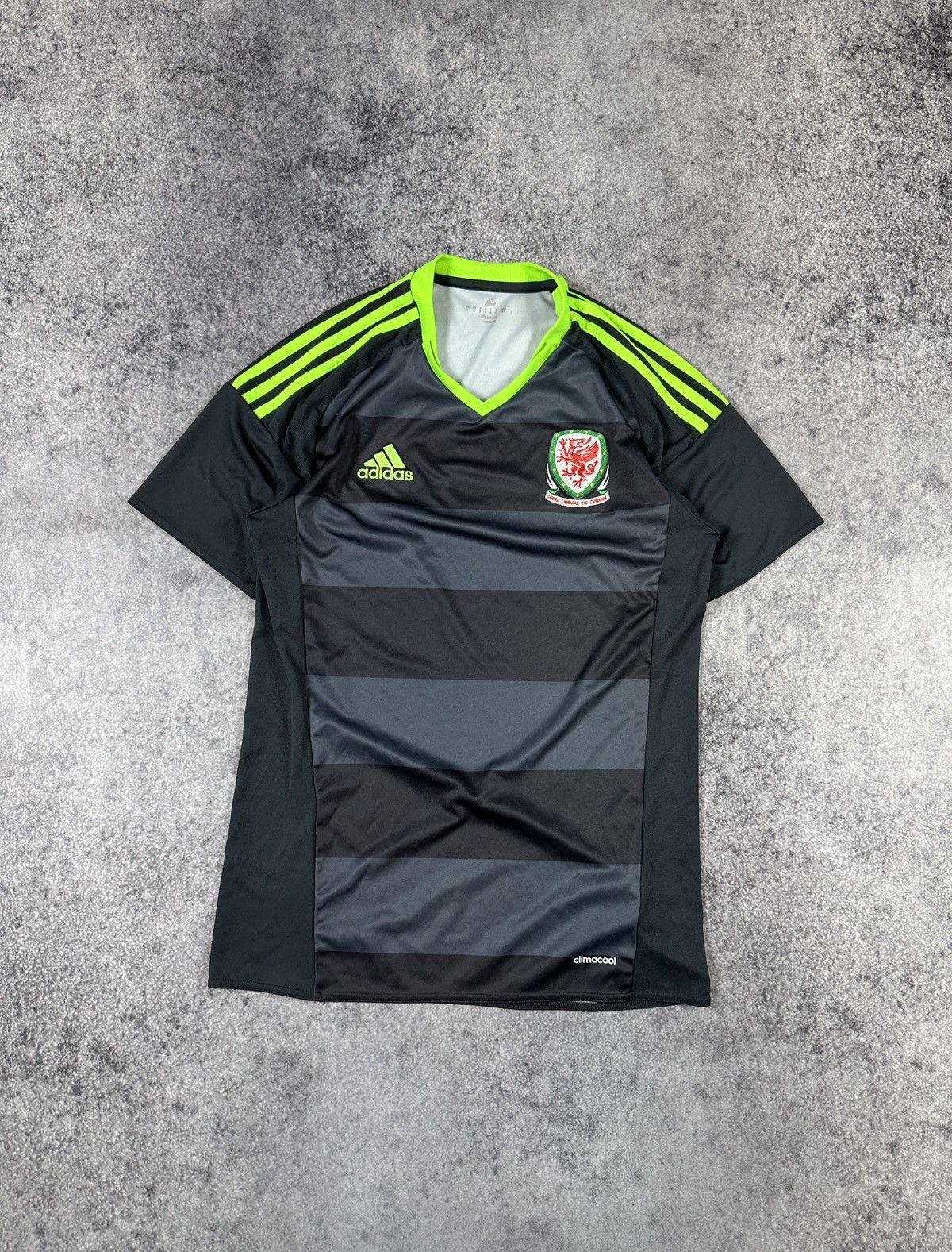 Adidas Adidas Wales Soccer Jersey Blokecore Style S Rare VTg 16/17 Size US S / EU 44-46 / 1 - 1 Thumbnail