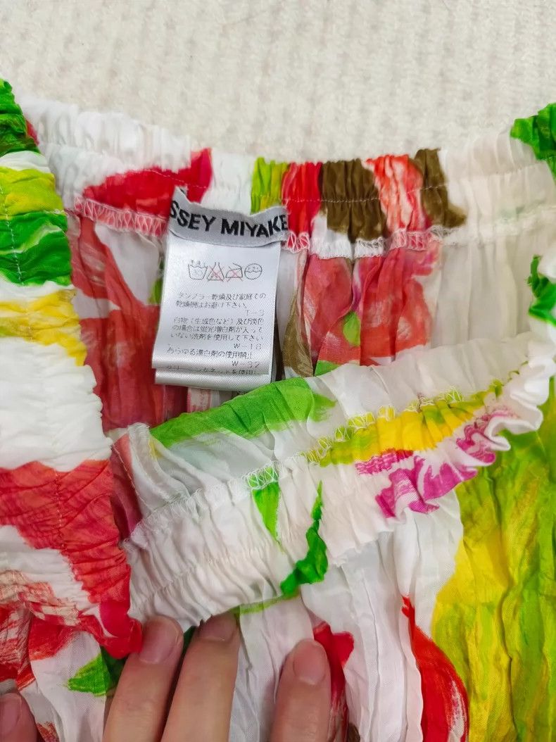 Issey Miyake Issey Miyake size:M A vintage skirt with a red, white and Size 22" - 2 Thumbnail