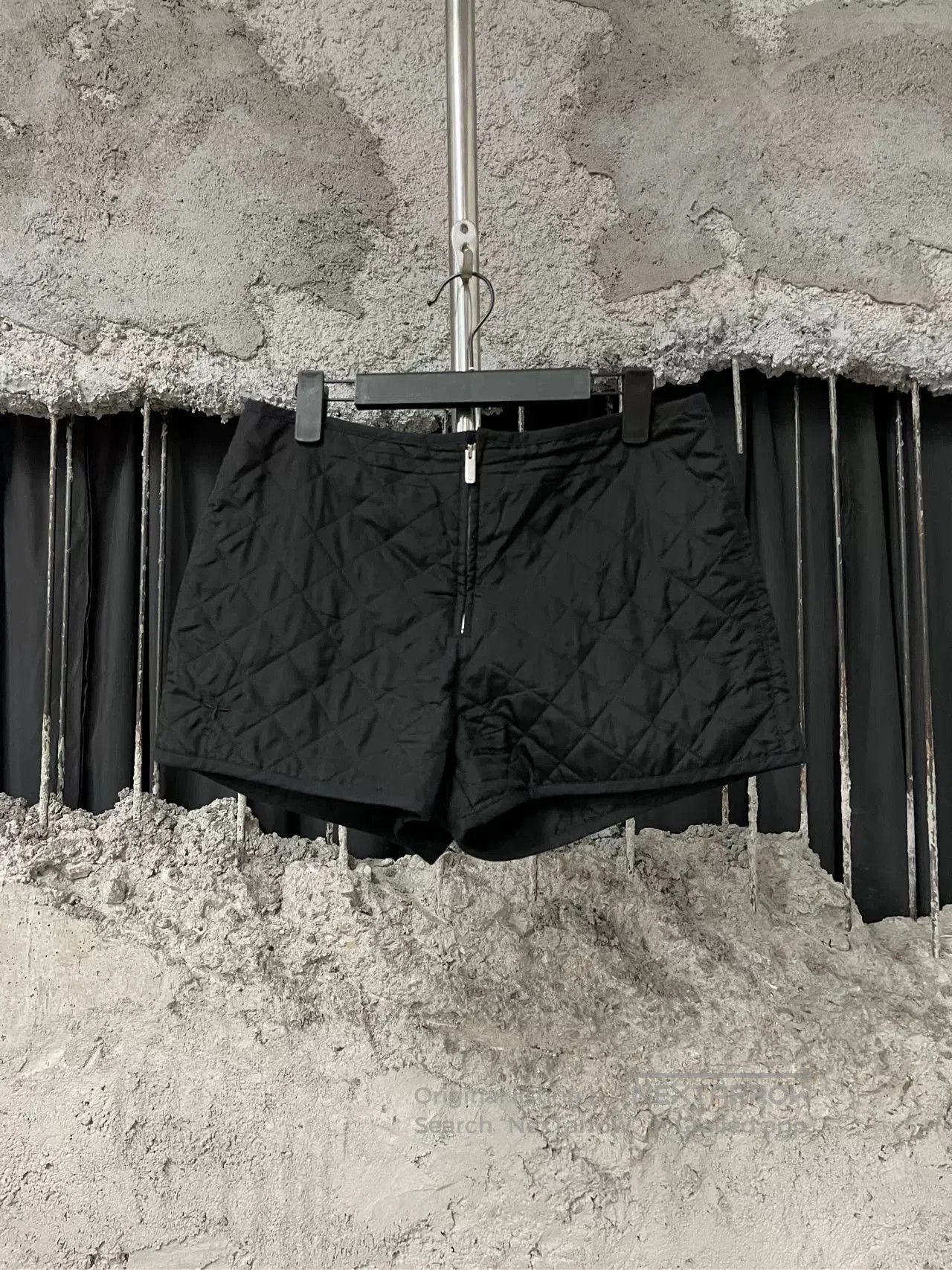 Dior Dior Quilted Bee Shorts Size 38 Black. Size US 38 / EU 54 - 1 Thumbnail