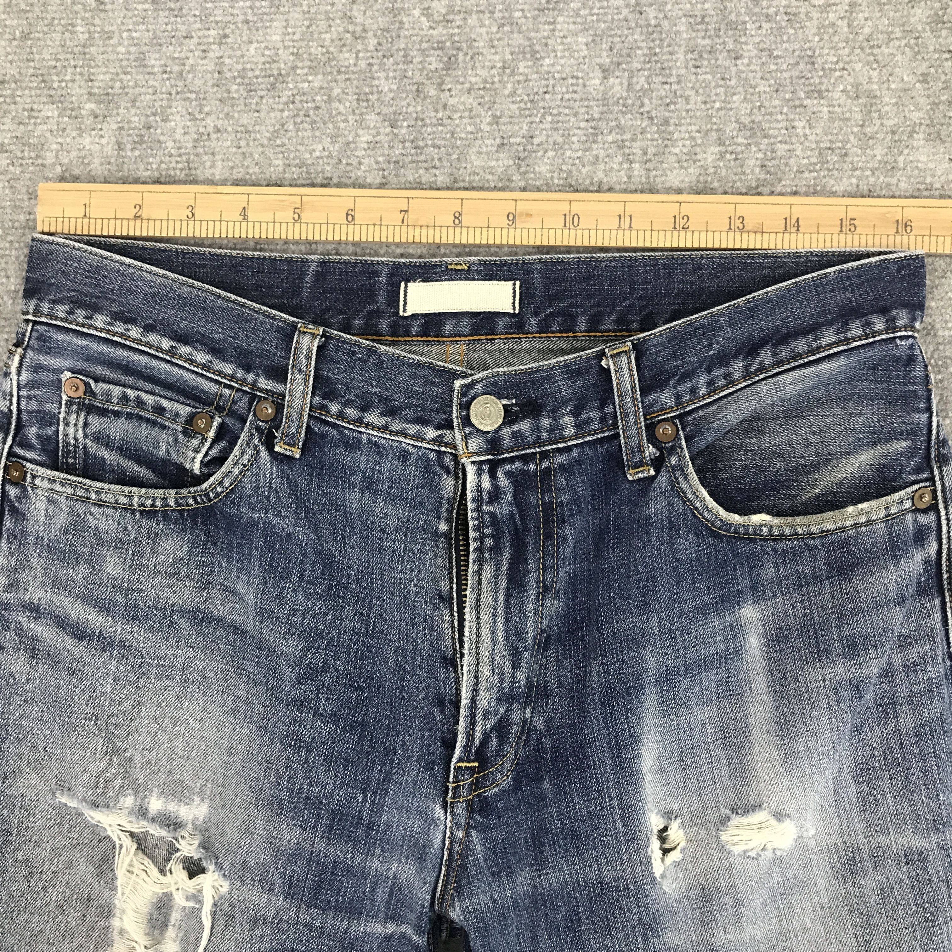Japanese Brand × Uniqlo Rare uniqlo japan design distressed jeans pants Size US 31 - 7 Thumbnail