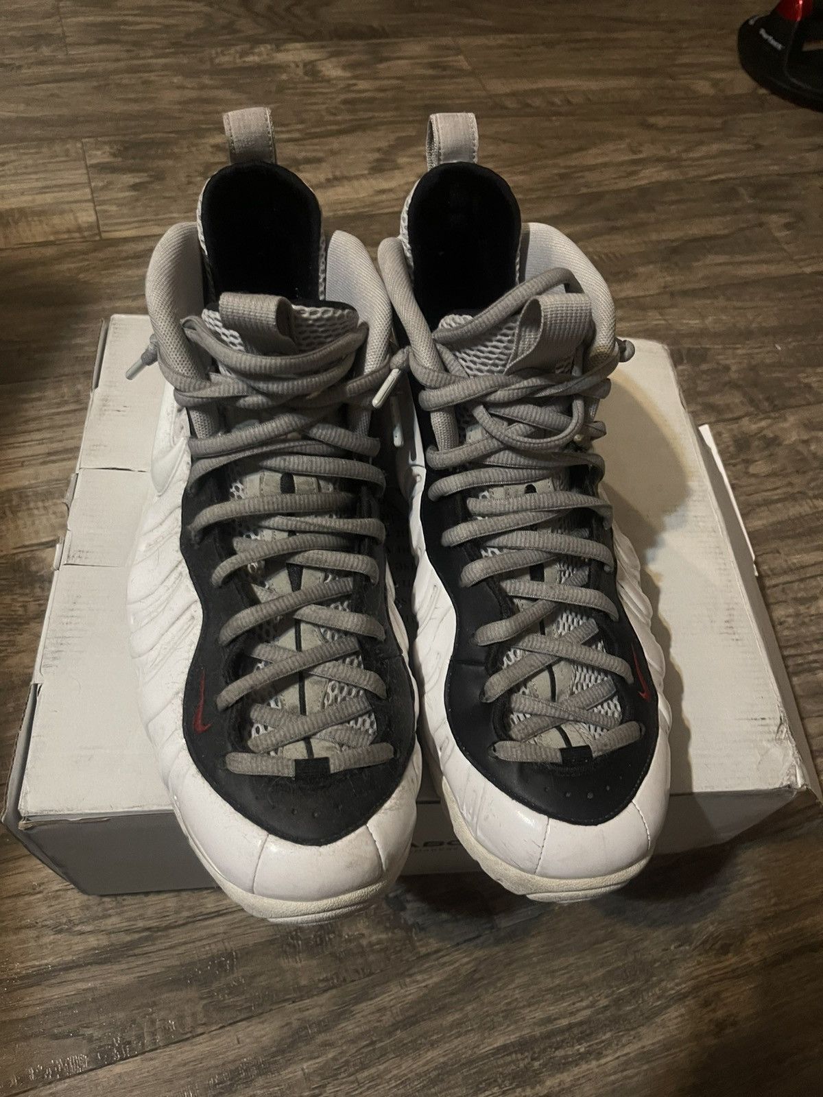 Nike White and red nike foamposite Size US 12 / EU 45 - 4 Thumbnail