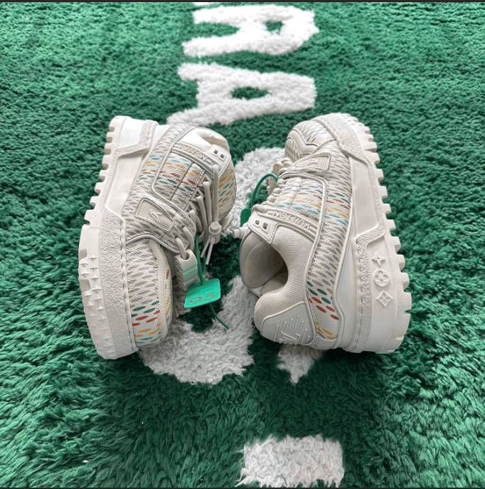Louis Vuitton Louis Vuitton low-top sneakers Size US 5 / EU 37 - 6 Thumbnail