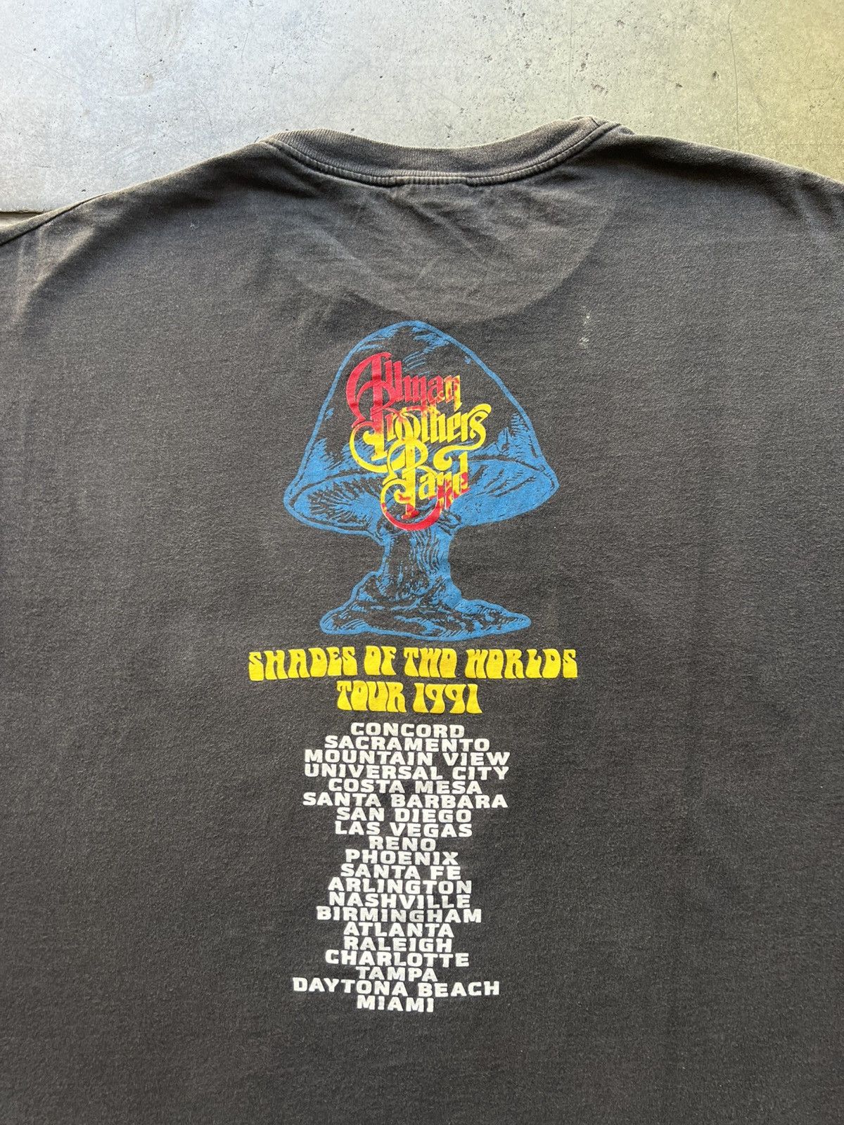 Vintage 1991 Allman Brothers Band Shades Of Two Worlds Tee Shirt Size US XL / EU 56 / 4 - 7 Thumbnail