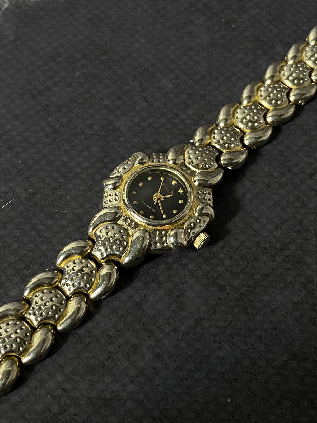 Japanese Brand Futuristic Vintage TINA Watch, Quartz, Original Design Size ONE SIZE - 5 Thumbnail