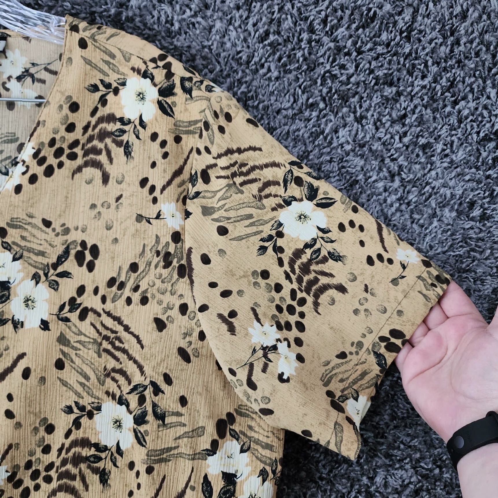 Vintage VINTAGE Notations Floral Blouse Shirt 1X Womens Beige Short Sleeve Shoulder Pads Woman 1X Size XL / US 12-14 / IT 48-50 - 3 Thumbnail
