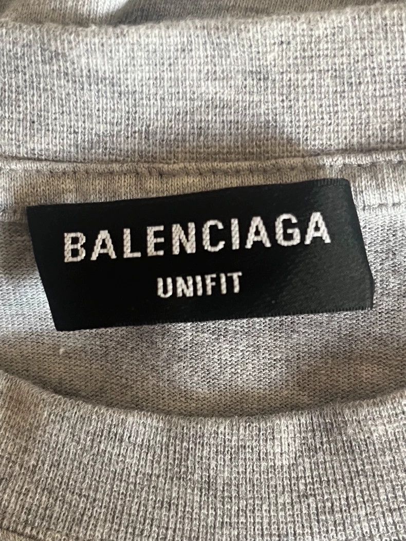 Balenciaga Balenciaga Reverse letter loose version to make old round Size US S / EU 44-46 / 1 - 3 Thumbnail