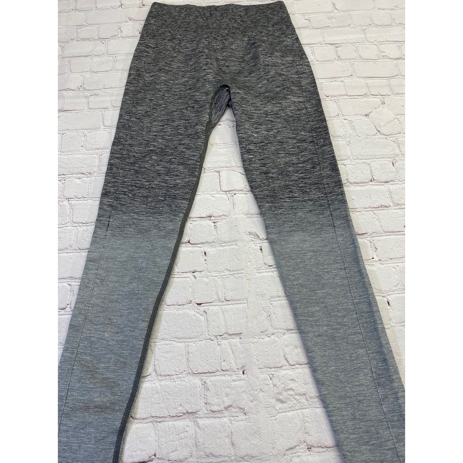 Lululemon lululemon seamless leggings size 4 Size 27" / US 4 / IT 40 - 1 Thumbnail