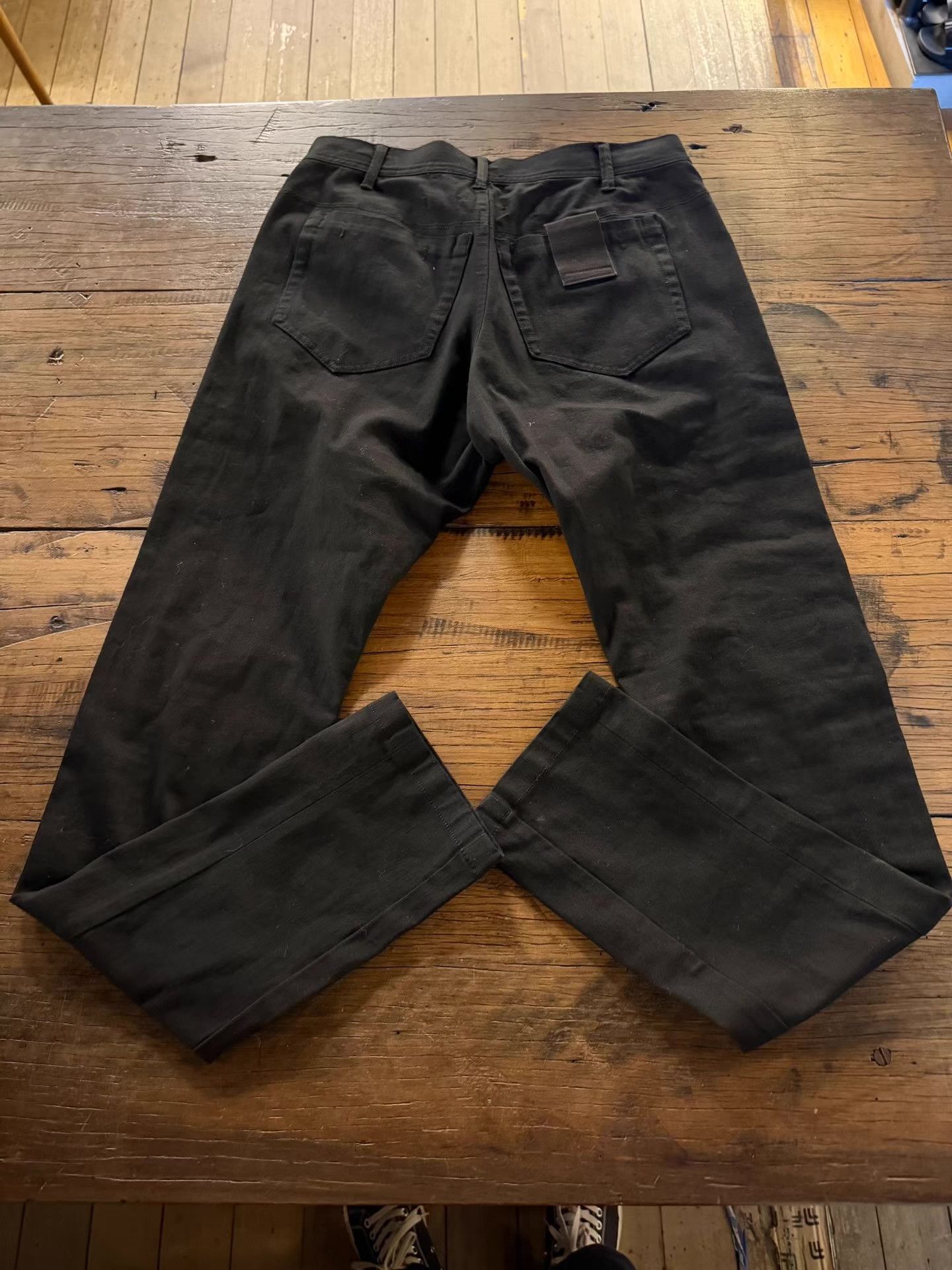 Julius JULIUS 16FW Series Black Slim‑Fit Structured Trousers Ｑ25 Size US 30 / EU 46 - 2 Thumbnail