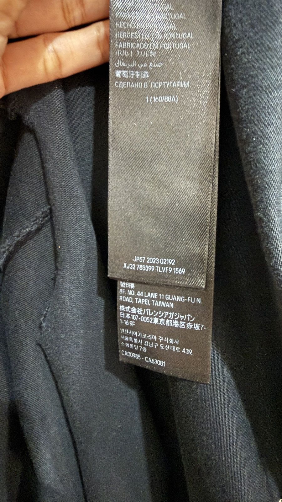 Balenciaga Balenciaga Black Tee Distressed Size US L / EU 52-54 / 3 - 9 Thumbnail