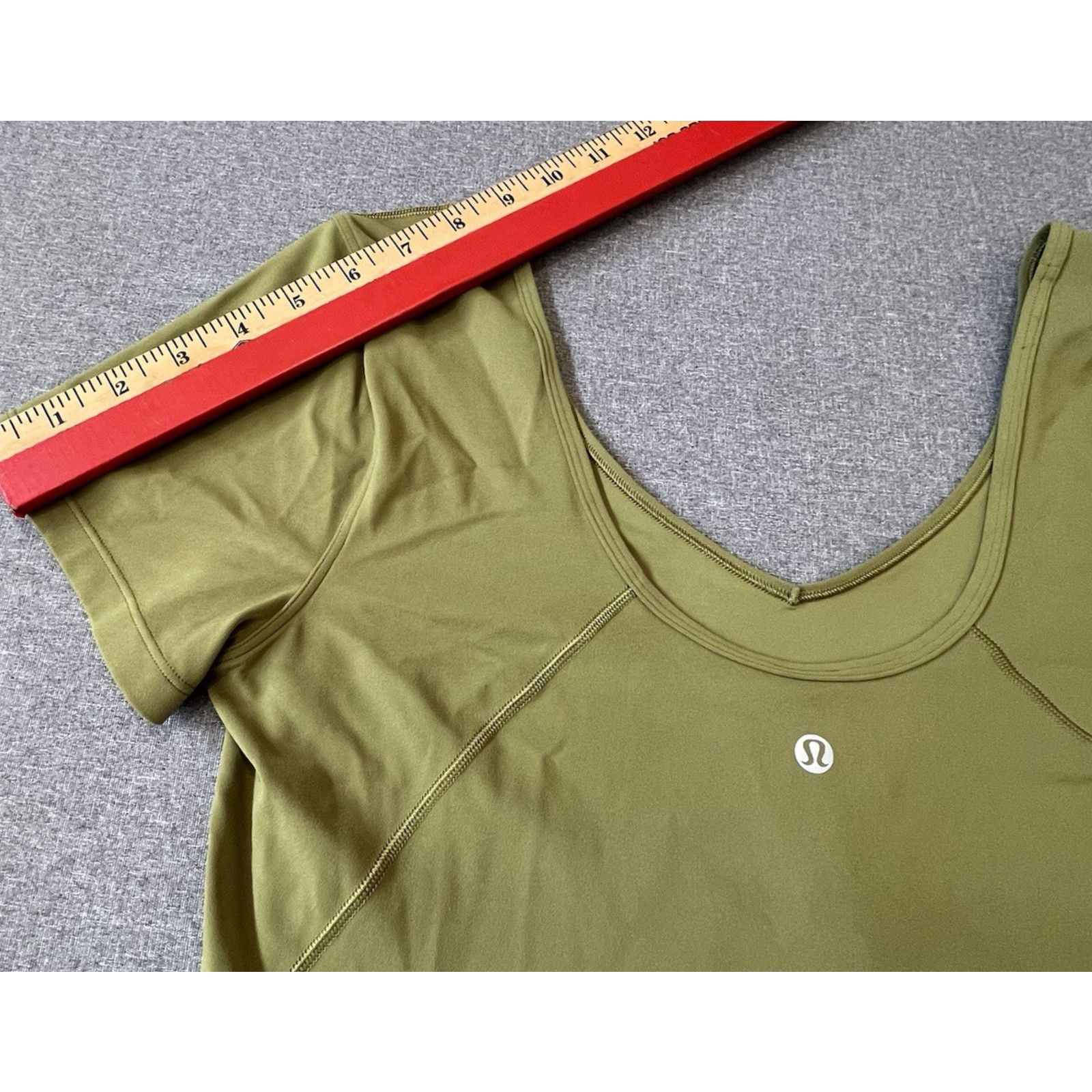 Lululemon Lululemon Align T-Shirt Olive Short Sleeve Crop Top Sze 10 Size L / US 10 / IT 46 - 4 Thumbnail