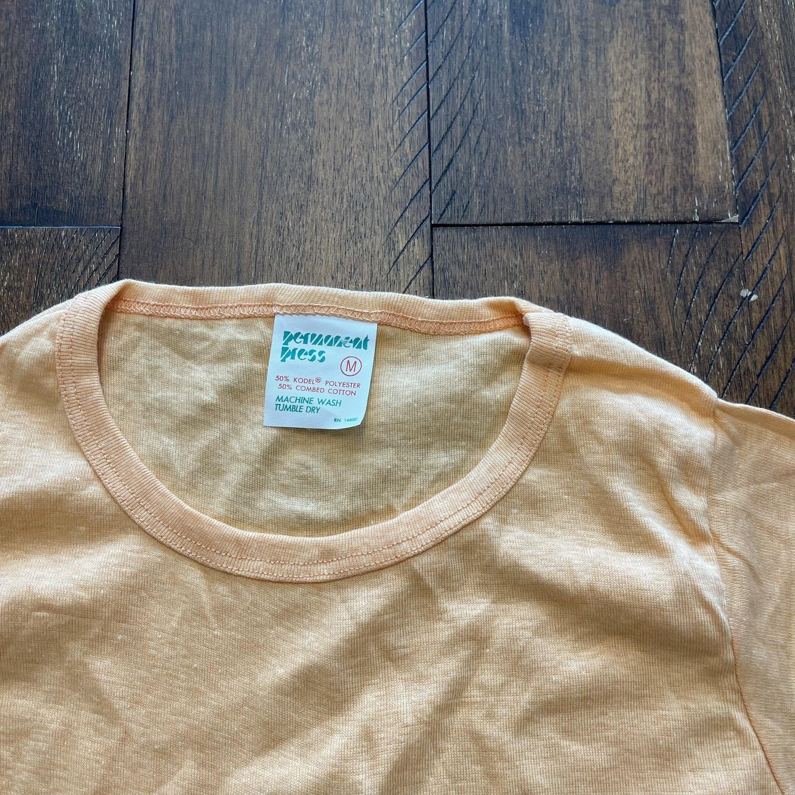 Vintage Permanent Press Shirt Womens M Peach Orange Soft Crewneck Size M / US 6-8 / IT 42-44 - 3 Thumbnail