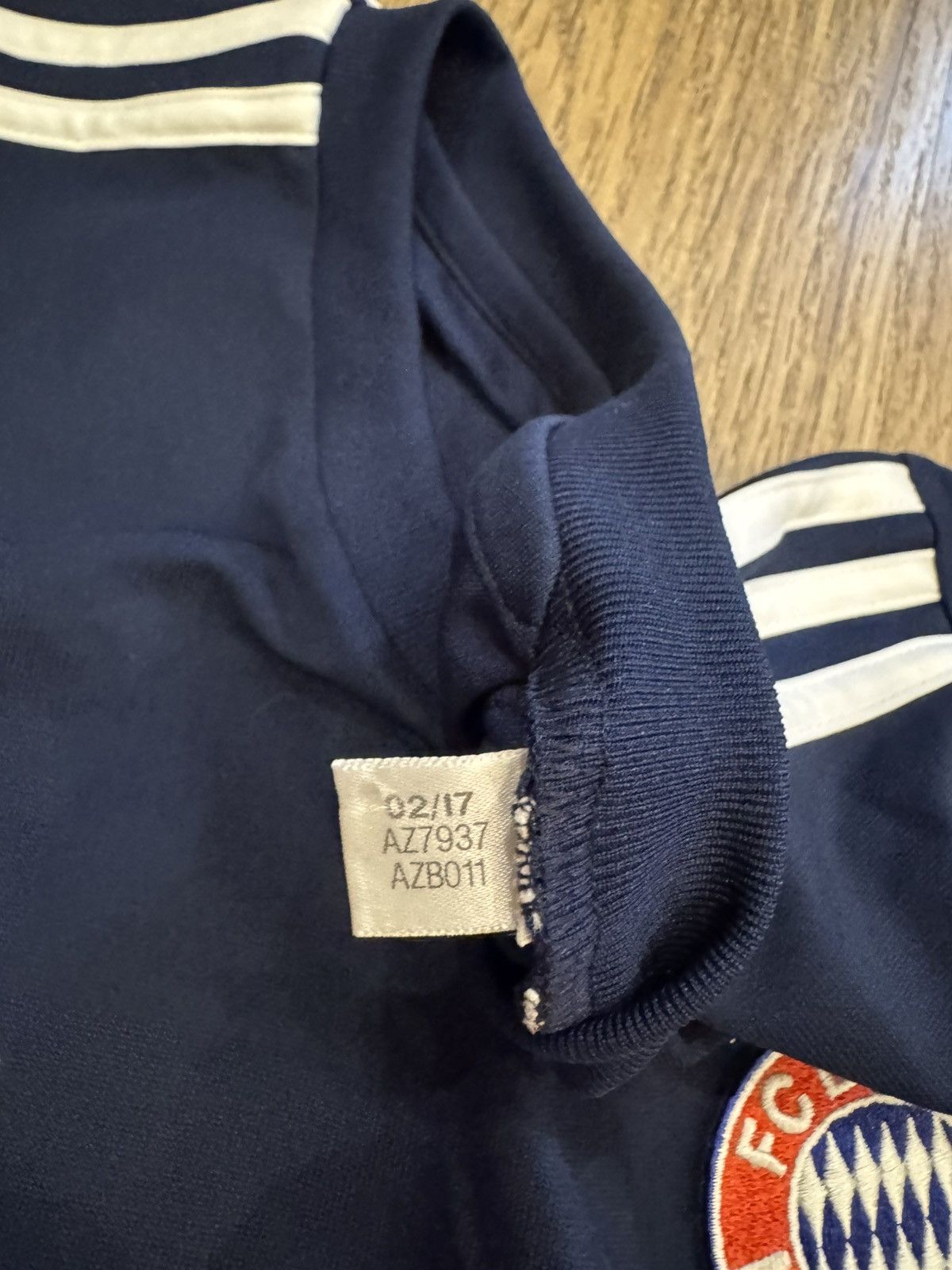 Adidas BAYERN MUNICH 2017 2018 AWAY FOOTBALL SHIRT ADIDAS sz S MEN Size US S / EU 44-46 / 1 - 8 Thumbnail