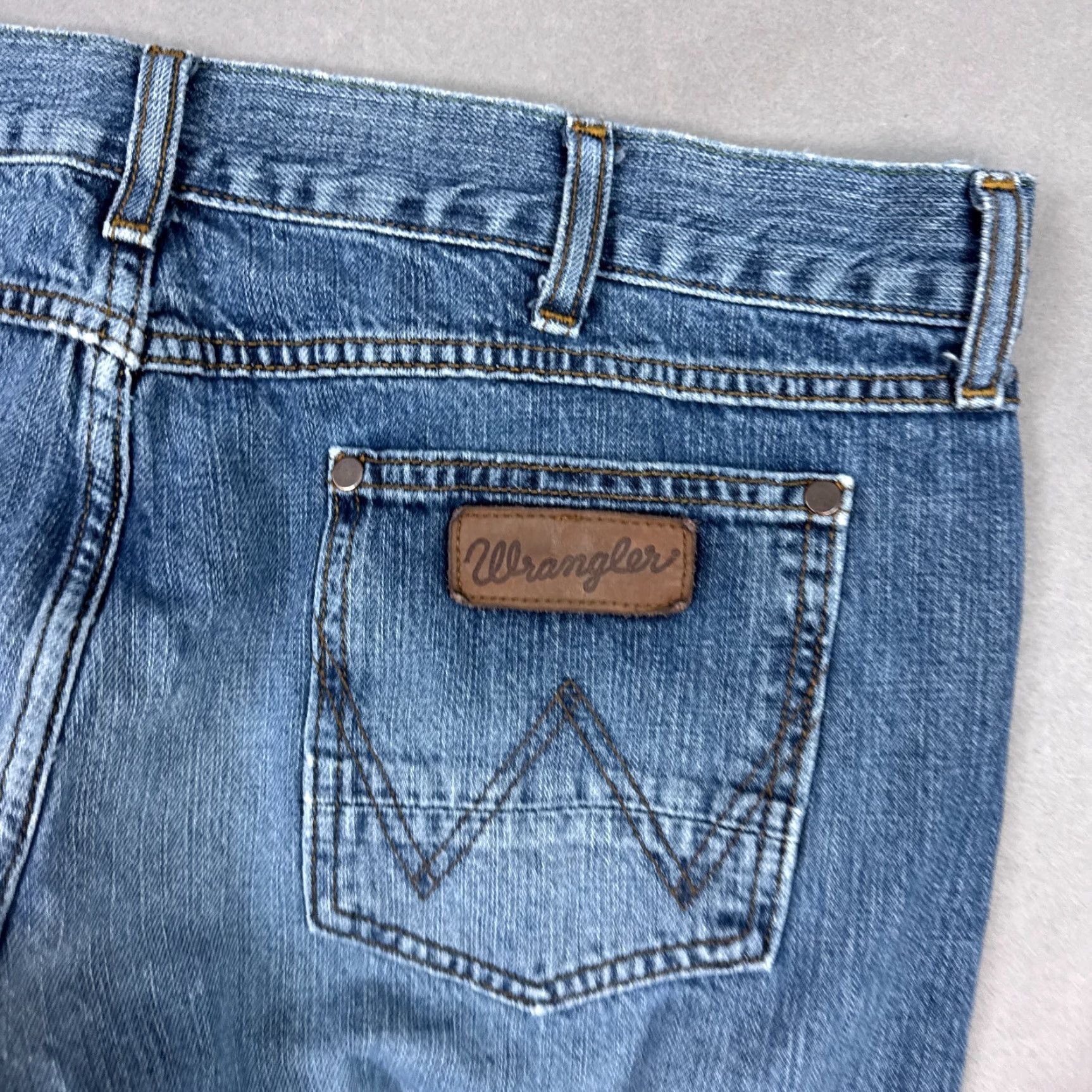 Wrangler Wrangler Jeans Men 38x32 Blue Retro Straight Western Distressed Pant (Tag38x34) Size US 38 / EU 54 - 5 Thumbnail