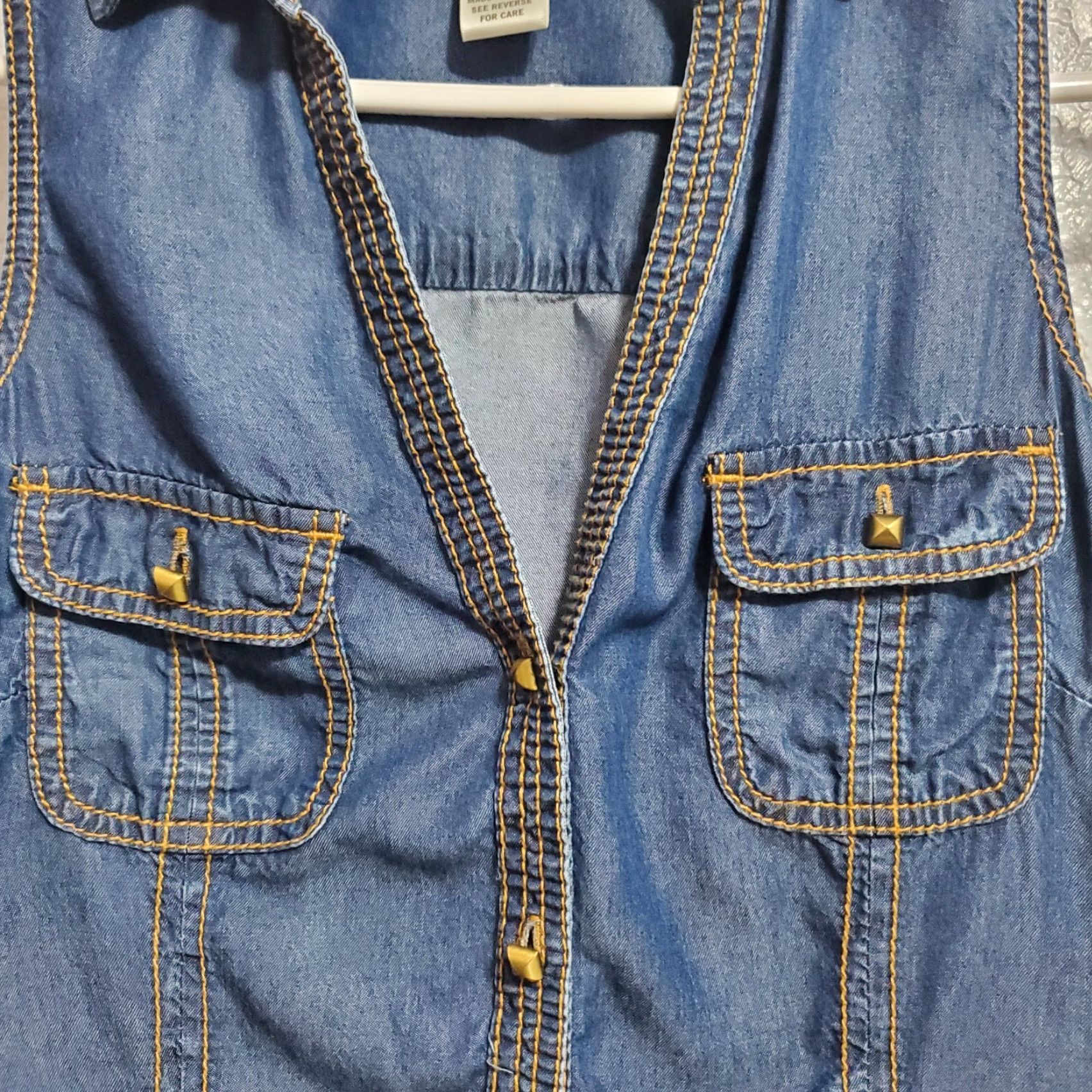 Vintage VINTAGE Cache Top Women S Blue Studded V Neck Button Front Sleeveless Lyocell Boho Western Body Slim Size S / US 4 / IT 40 - 4 Thumbnail