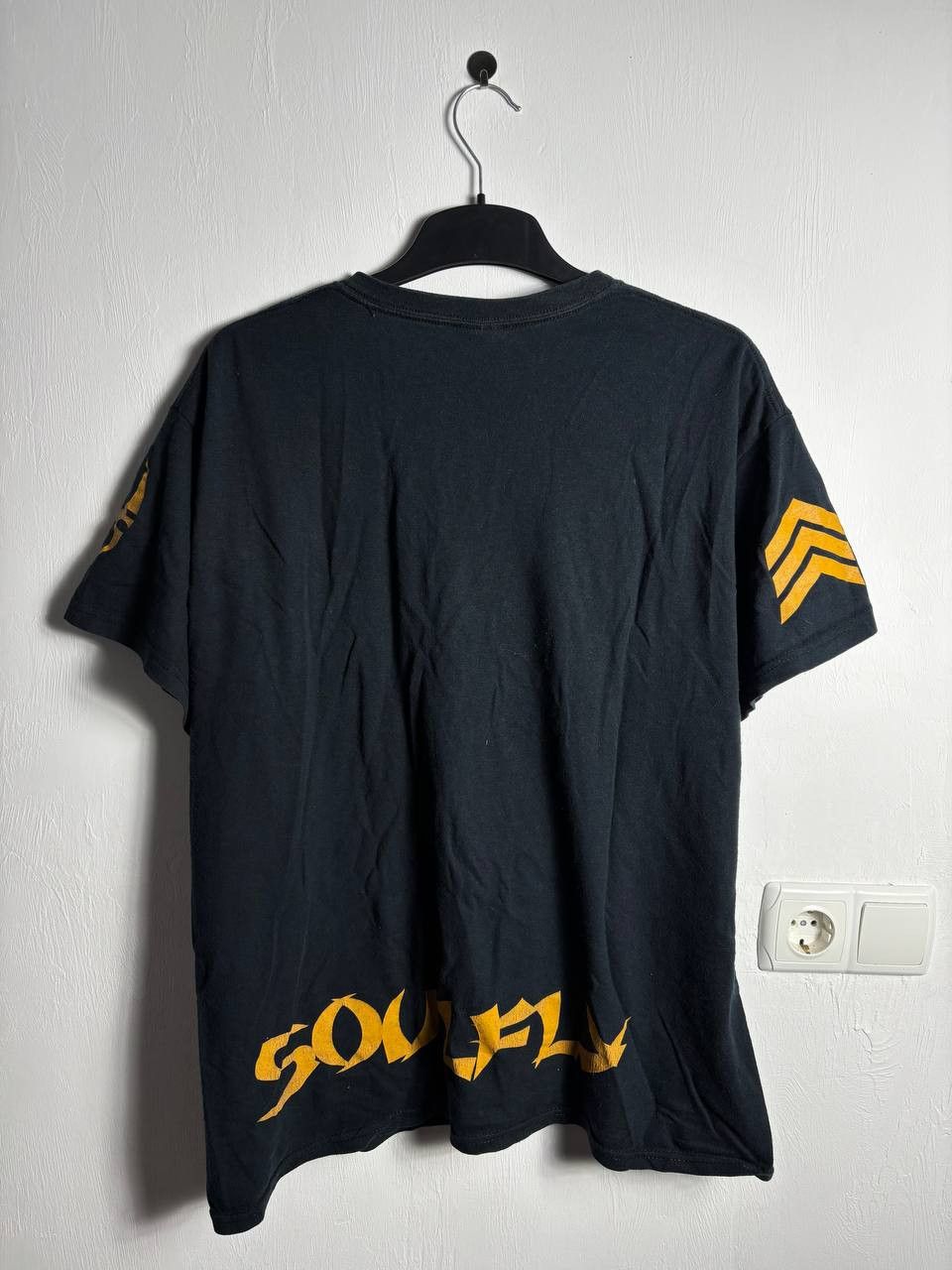 Band Tees Soulfly 2009 RARE Vintage T-Shirt Tee Size US L / EU 52-54 / 3 - 7 Thumbnail