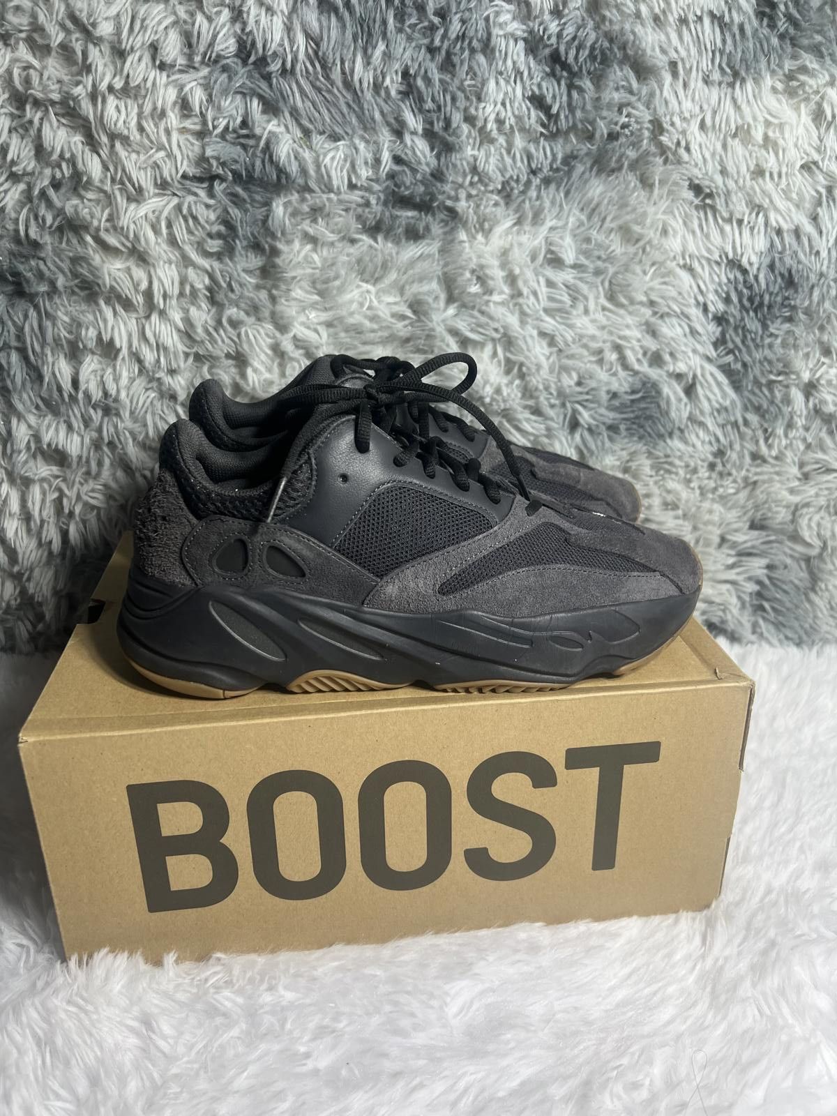 Adidas Yeezy Boost 700 Sneakers Size 10 Size US 10 / EU 43 - 1 Thumbnail