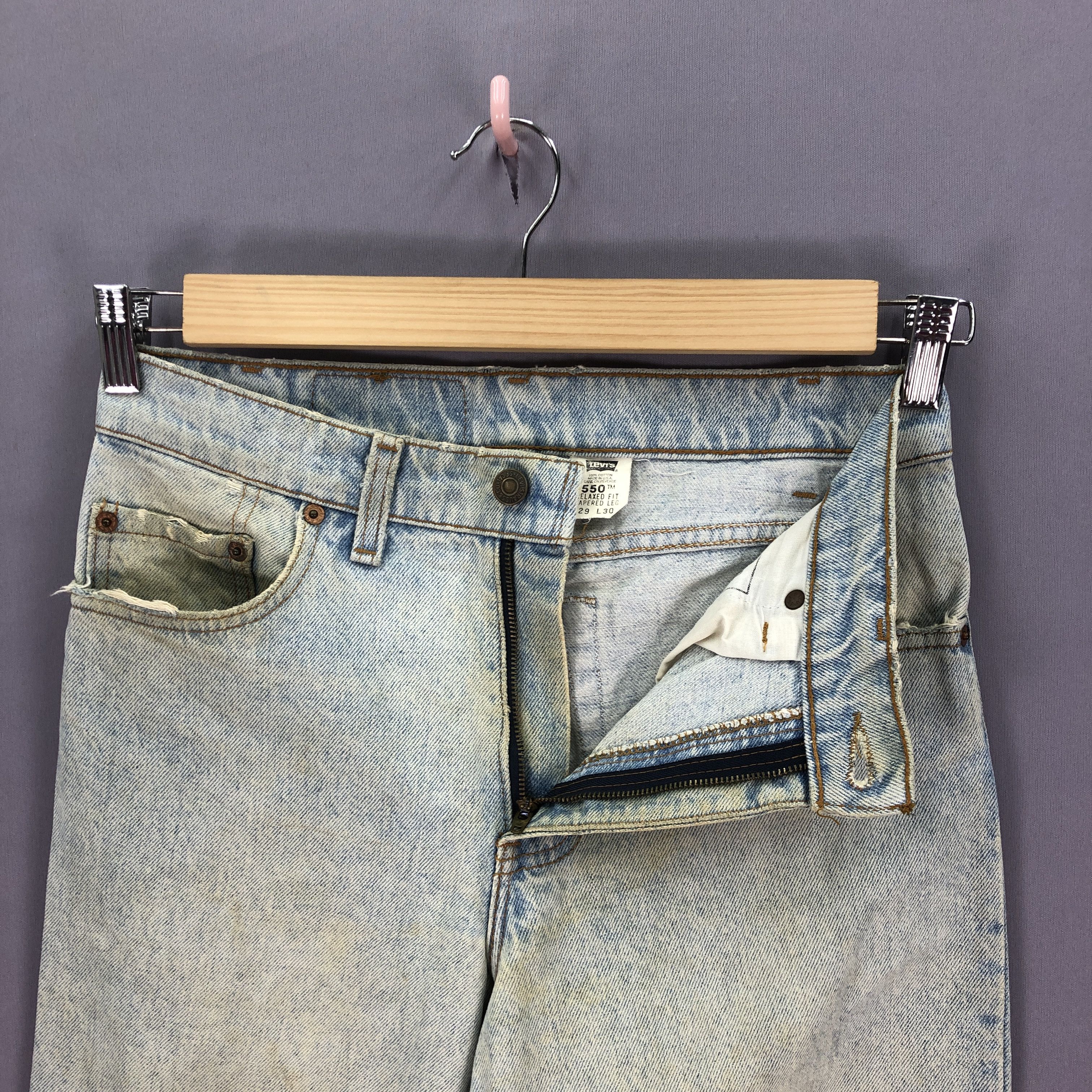 Levi's Vintage Levis 550 Dirty Ripped Jeans Faded Light Wash Denim Size 28" / US 6 / IT 42 - 5 Thumbnail