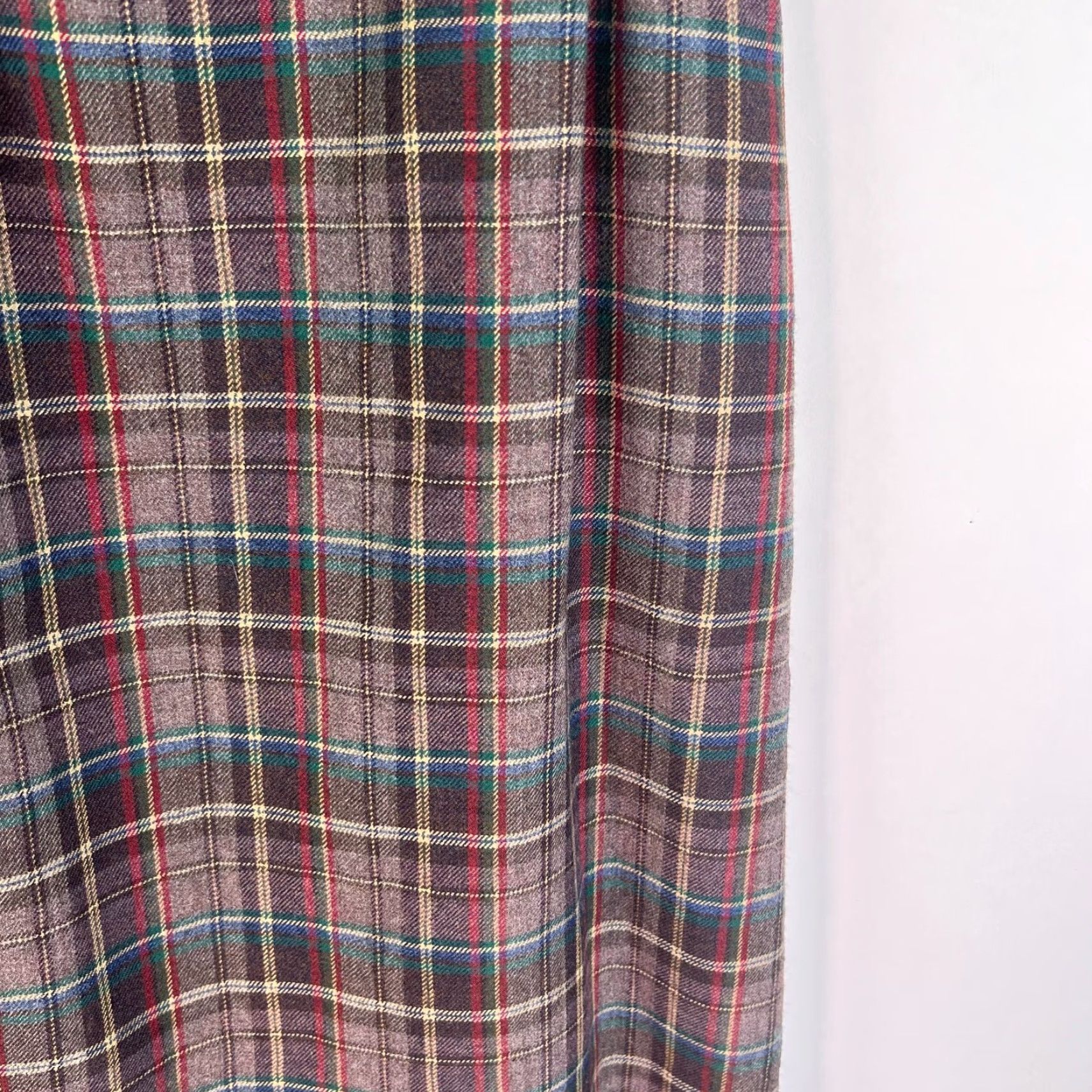 Vintage VINTAGE Lady Halrin Wool Plaid Skirt Womens 8 Brown Knee Length Pleated Pockets Zip Preppy Size 30" / US 8 / IT 44 - 3 Thumbnail