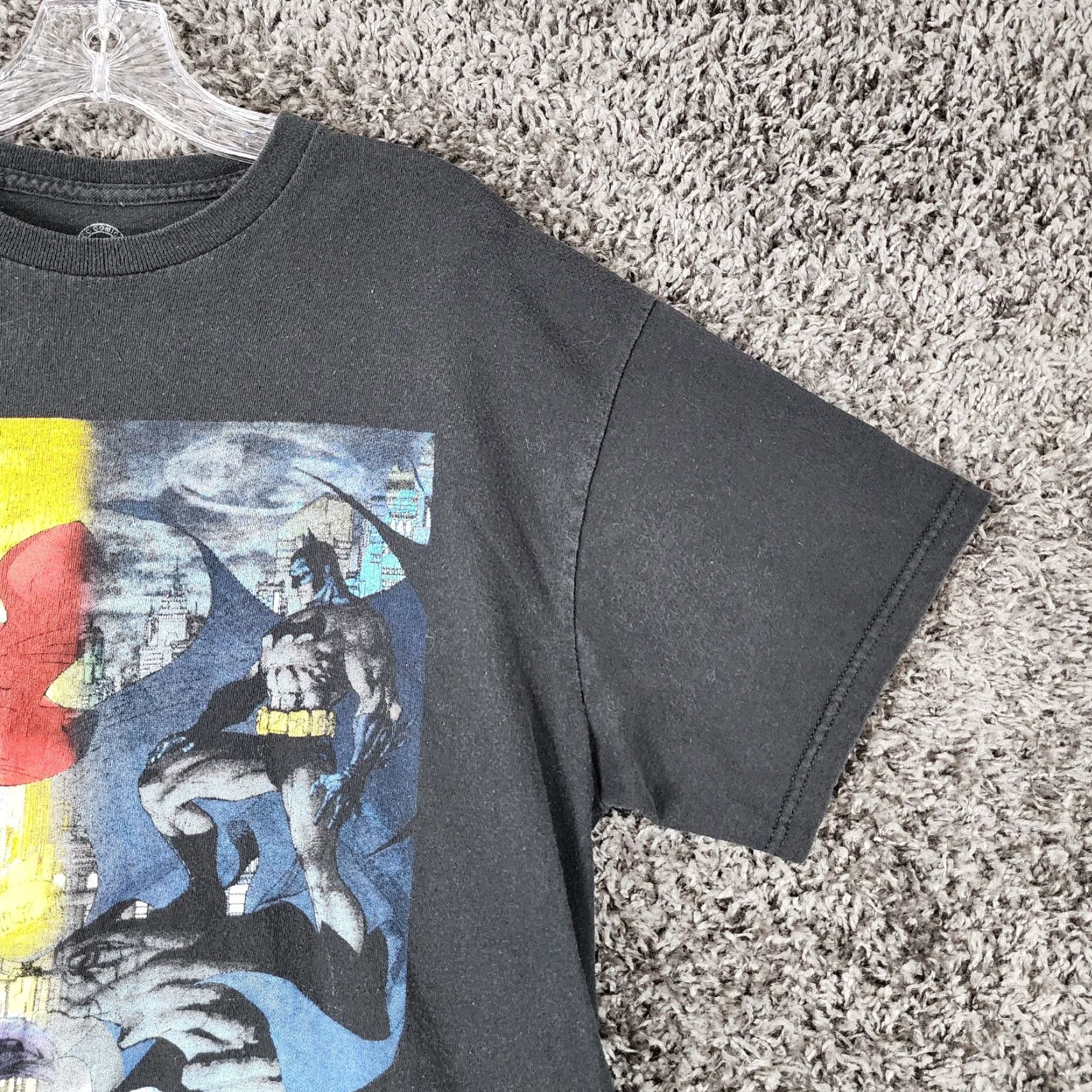 DC Comics VINTAGE? DC Comics Batman Superman T-Shirt Mens Black Short Sleeve Sz L Short Sleeve Graphic Tee Comics Theme Mens L Batman Superman Shirt Size US 33 - 3 Thumbnail