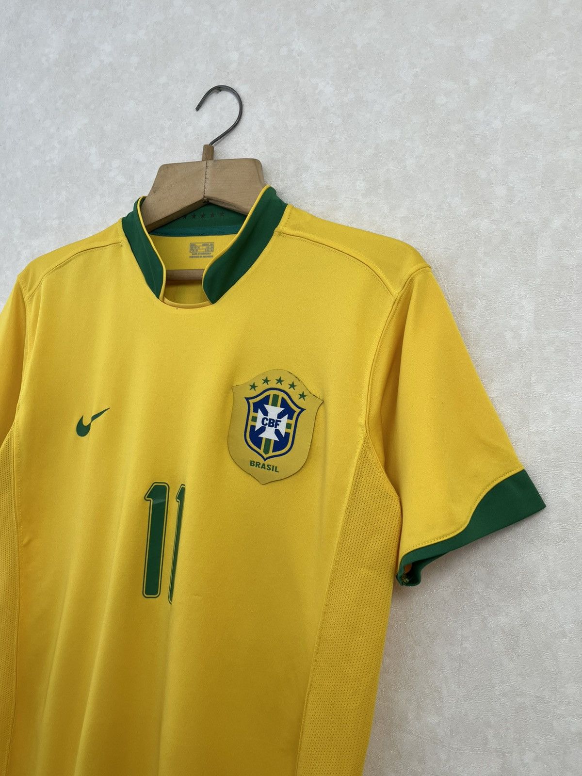 Nike Hype Nike Brazil Robinho #11 Y2K Jersey 00s Size US L / EU 52-54 / 3 - 6 Thumbnail