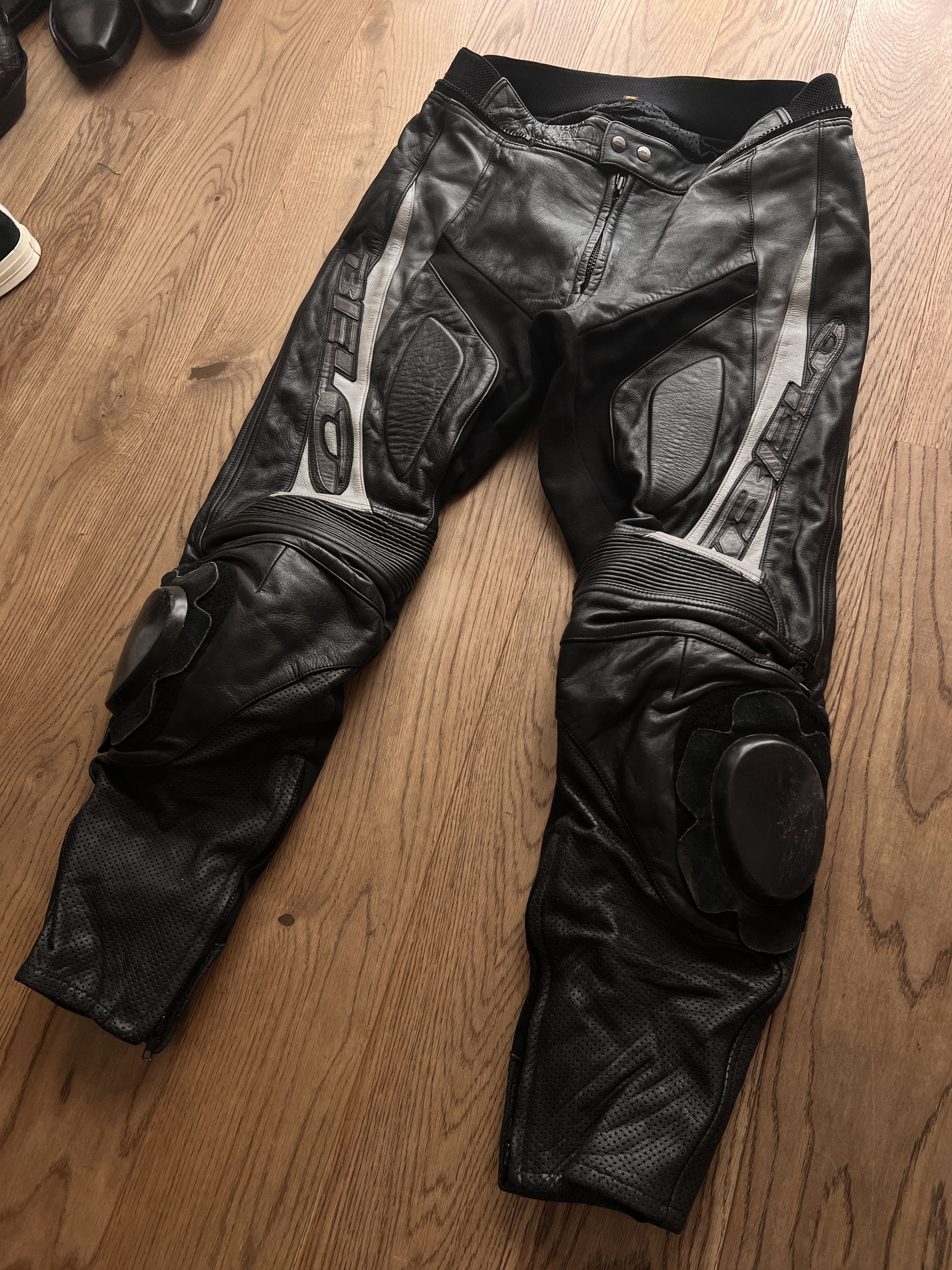If Six Was Nine Racing leather vintage pants biker avant garde 2000s opium Size US 36 / EU 52 - 7 Thumbnail