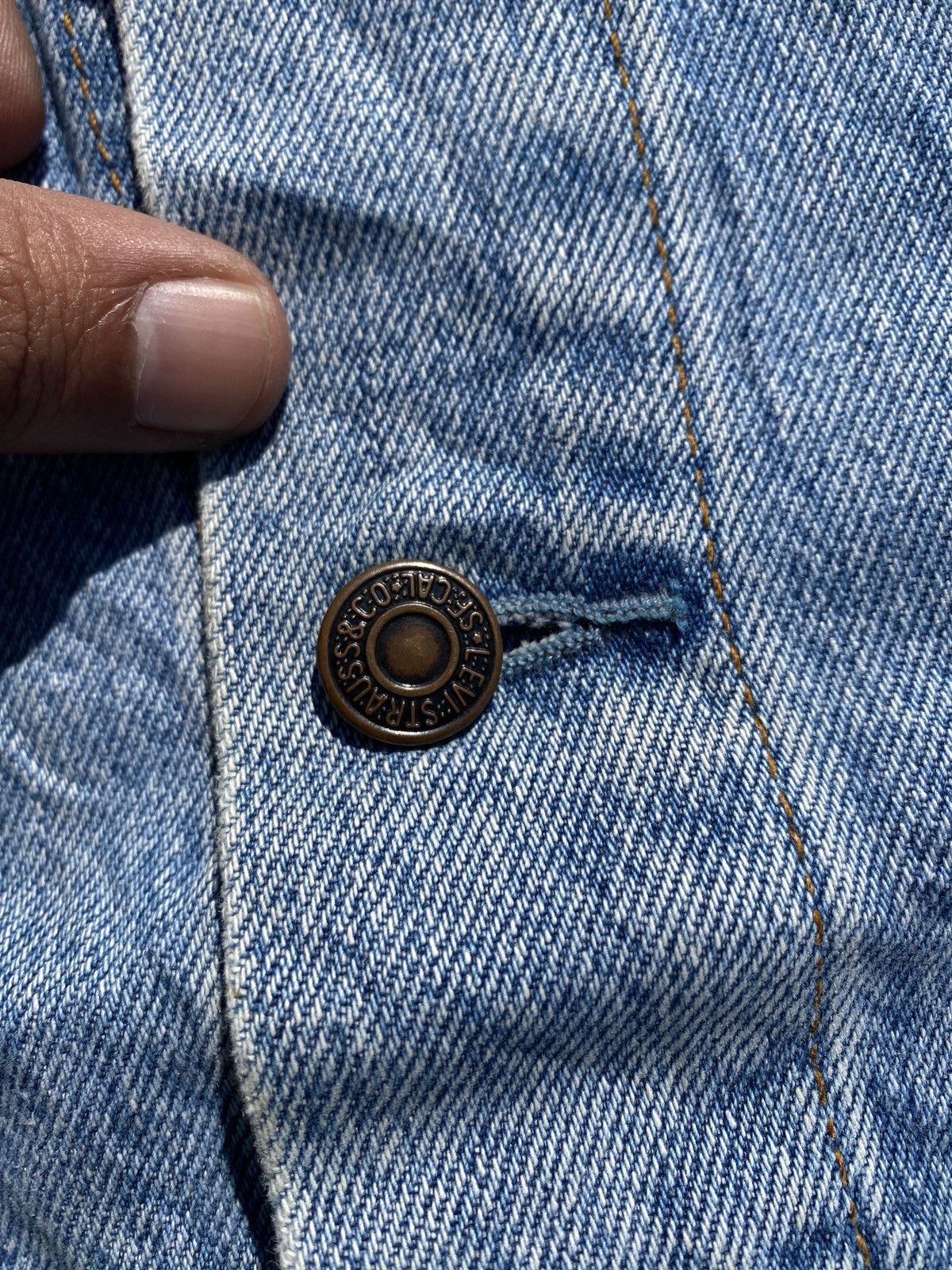 Levi's Vintage Clothing Vintage Levis Denim Jacket Size US L / EU 52-54 / 3 - 13 Thumbnail