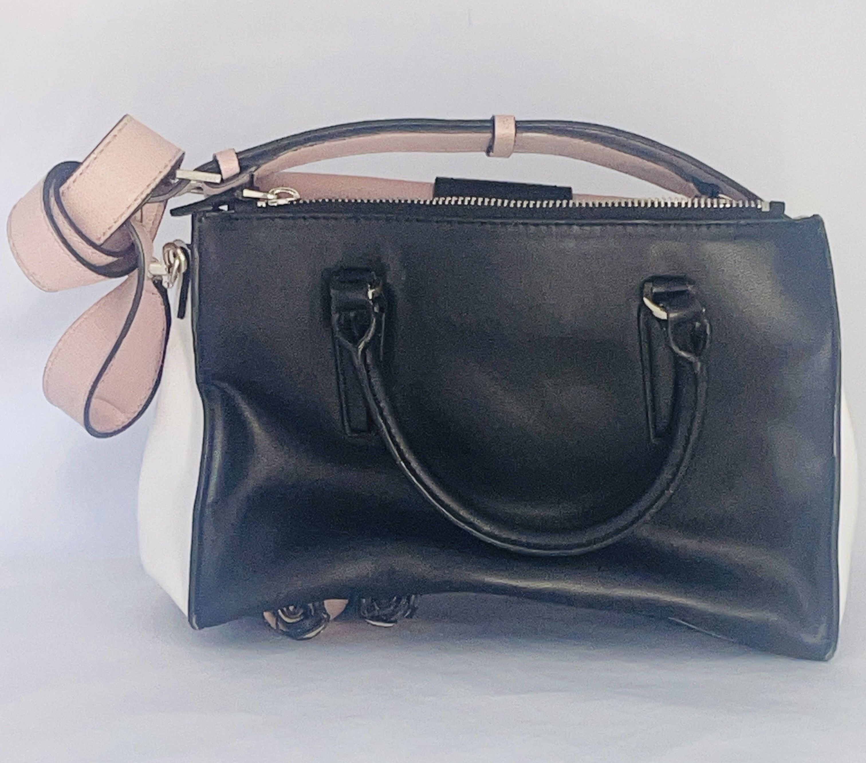 Guess Guess Handtasche – Rosa/Schwarz/Weiß mit Streifen Size ONE SIZE - 2 Thumbnail