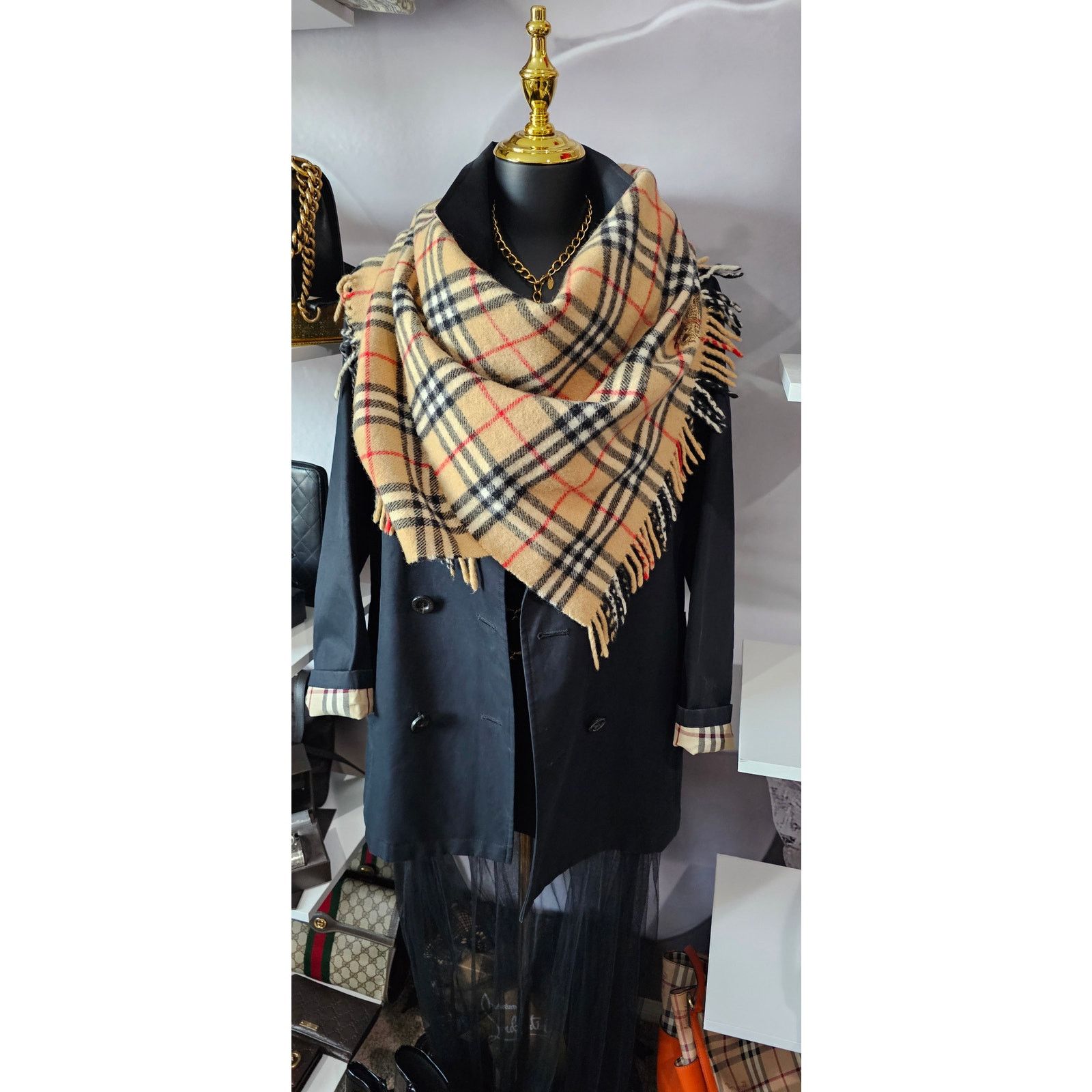 Burberry BURBERRYs of London 100% New Wool BEIGE Shawl Nova Check Size ONE SIZE - 1 Thumbnail