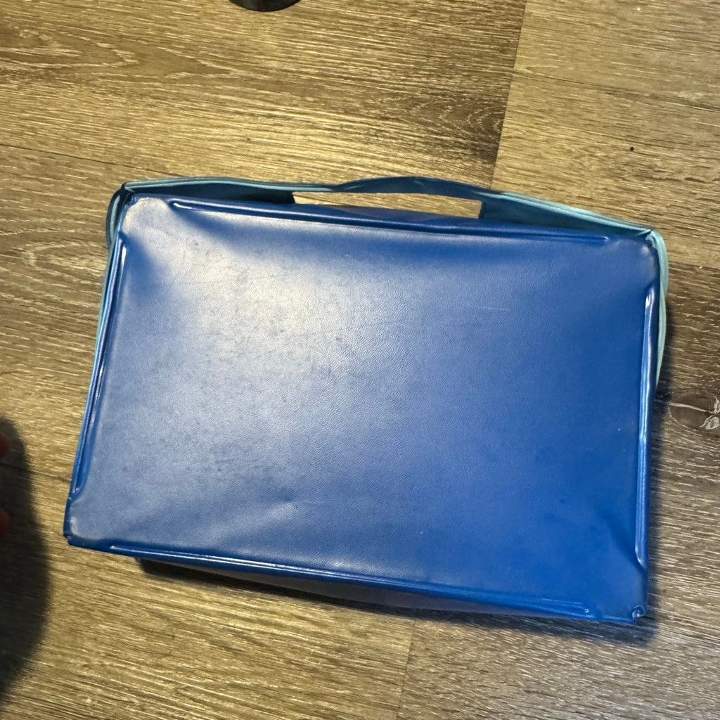 Vintage Vintage 1976 Matchbox Blue Yellow Carry Case One Size Size ONE SIZE - 8 Thumbnail