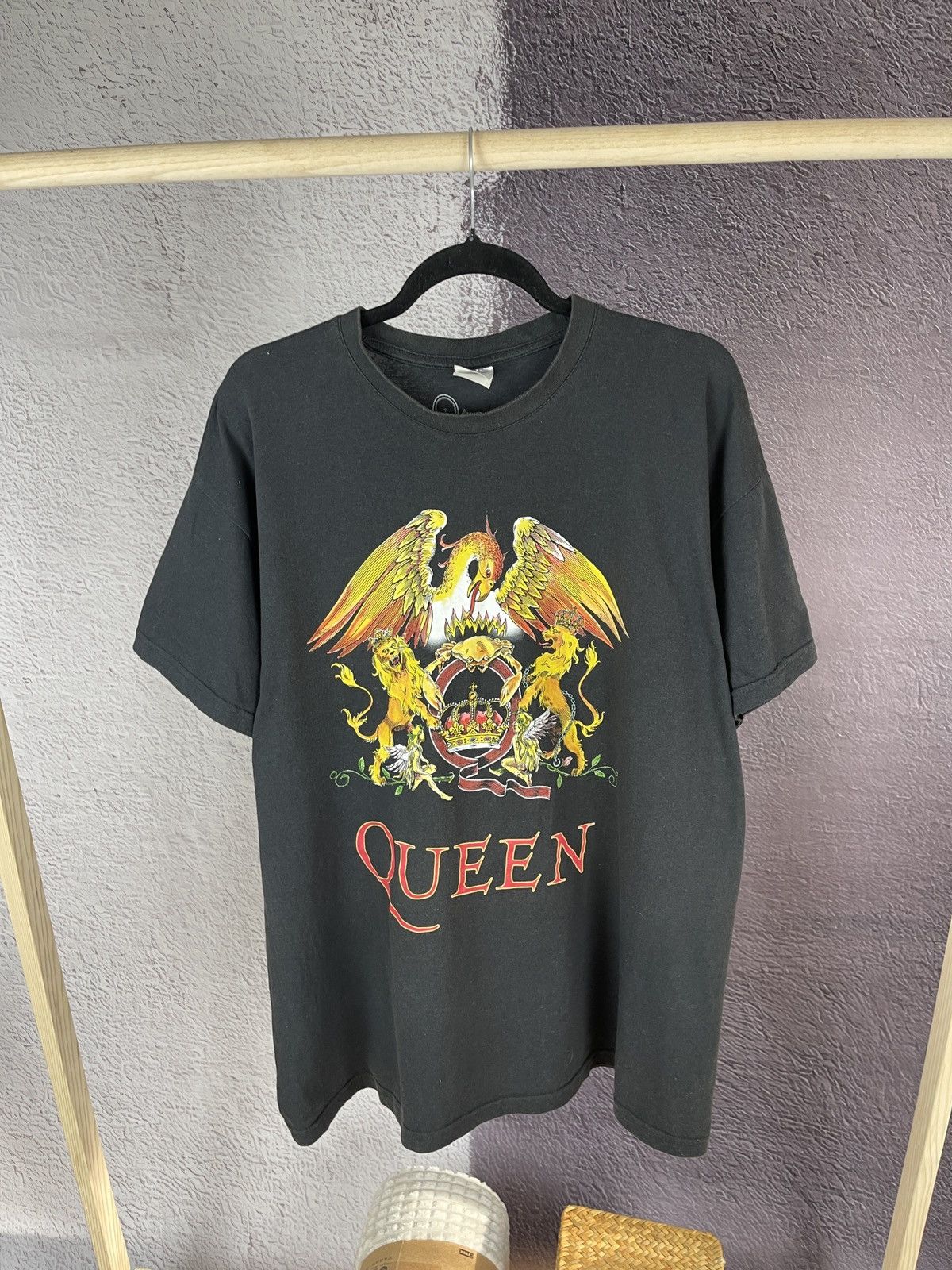 Band Tees Queen 2016 B&C collection vintage band tee shirt Size US XL / EU 56 / 4 - 1 Thumbnail