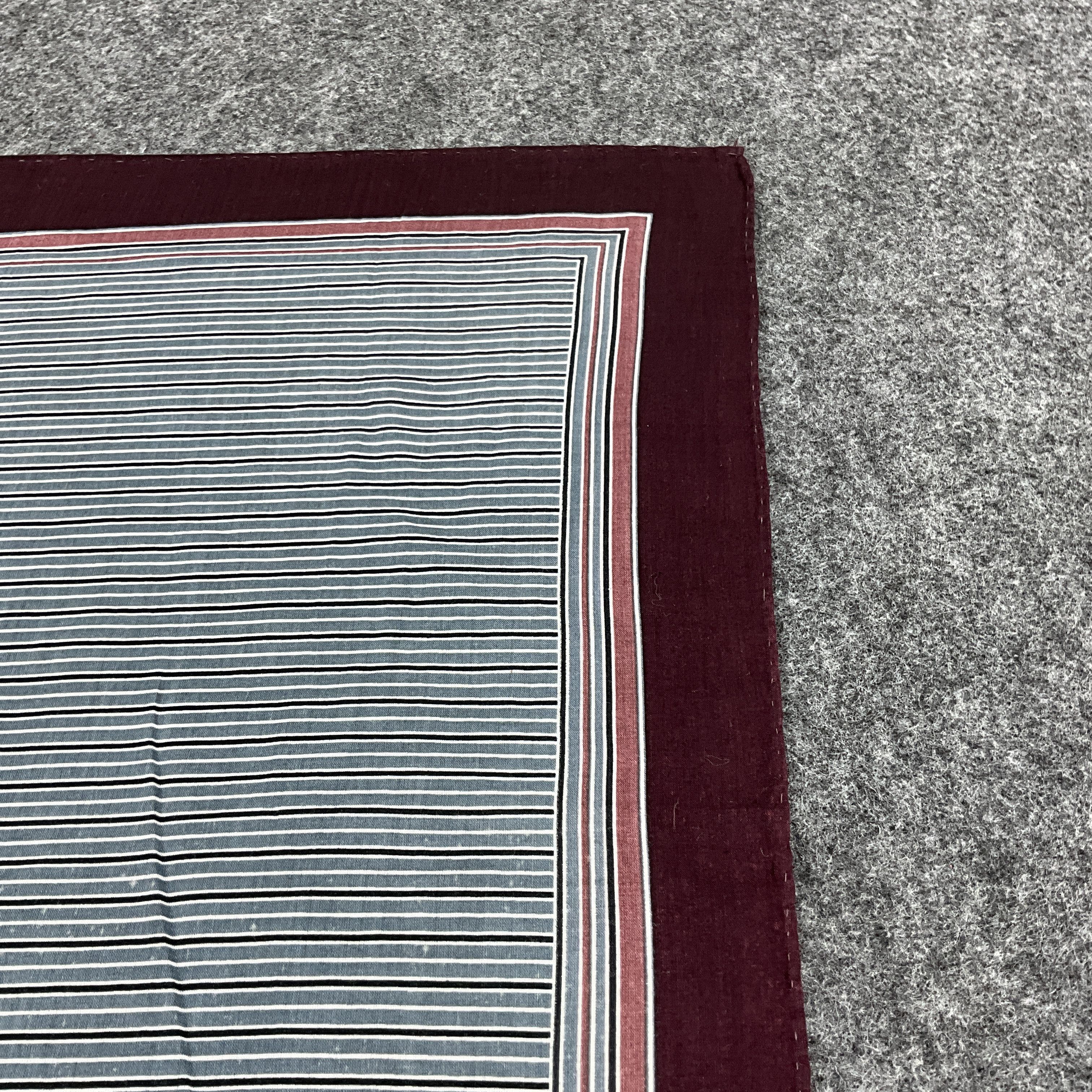 Vintage Yves Saint Laurent Handkerchief / Bandana / Neckerchief B033 Size ONE SIZE - 9 Thumbnail