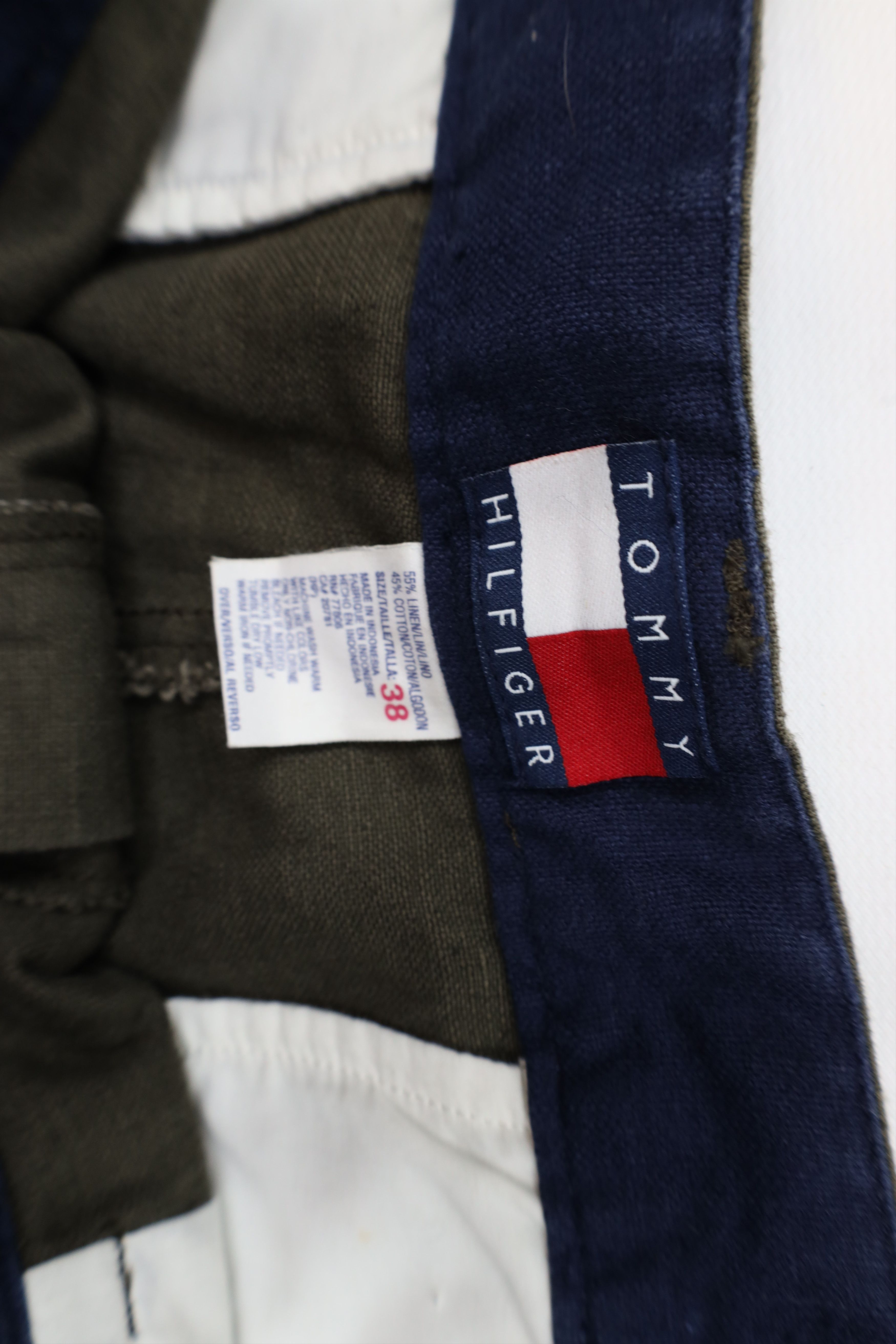 Tommy Hilfiger Deadstock Vintage 90s Tommy Hilfiger Pleated Chino Shorts Size US 38 / EU 54 - 8 Thumbnail