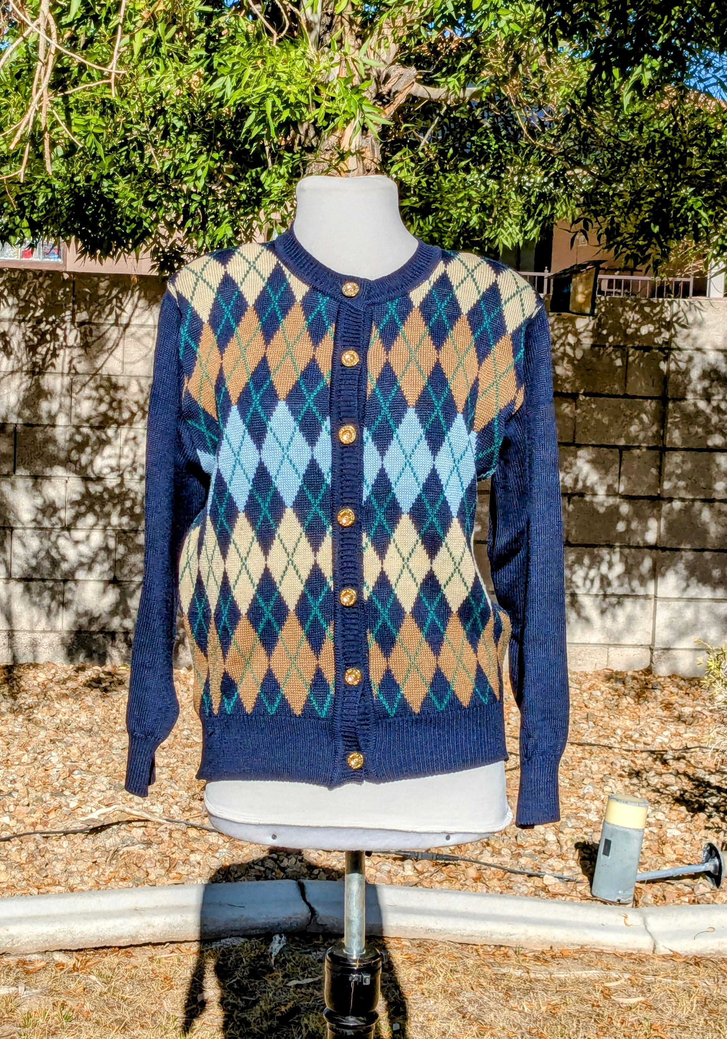 Vintage Vintage Pinion Japan Argyle Petite Cardigan Top Sweater EUC Size L / US 10 / IT 46 - 1 Thumbnail