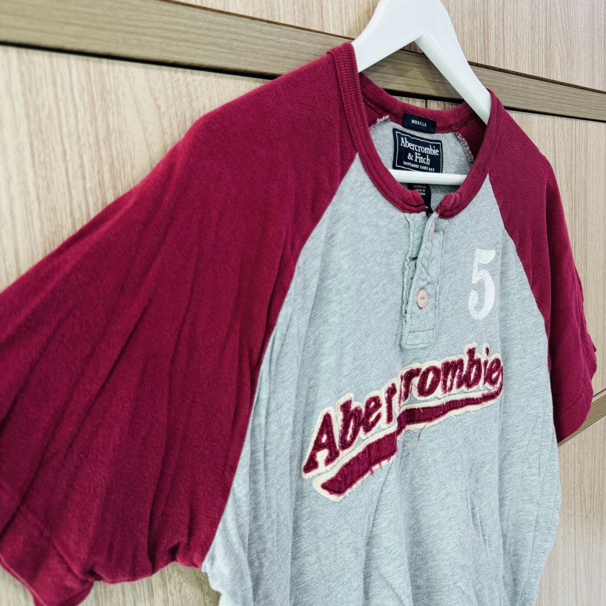 Abercrombie & Fitch Abercrombie & Fitch - Big No 5 at back Size US M / EU 48-50 / 2 - 3 Thumbnail