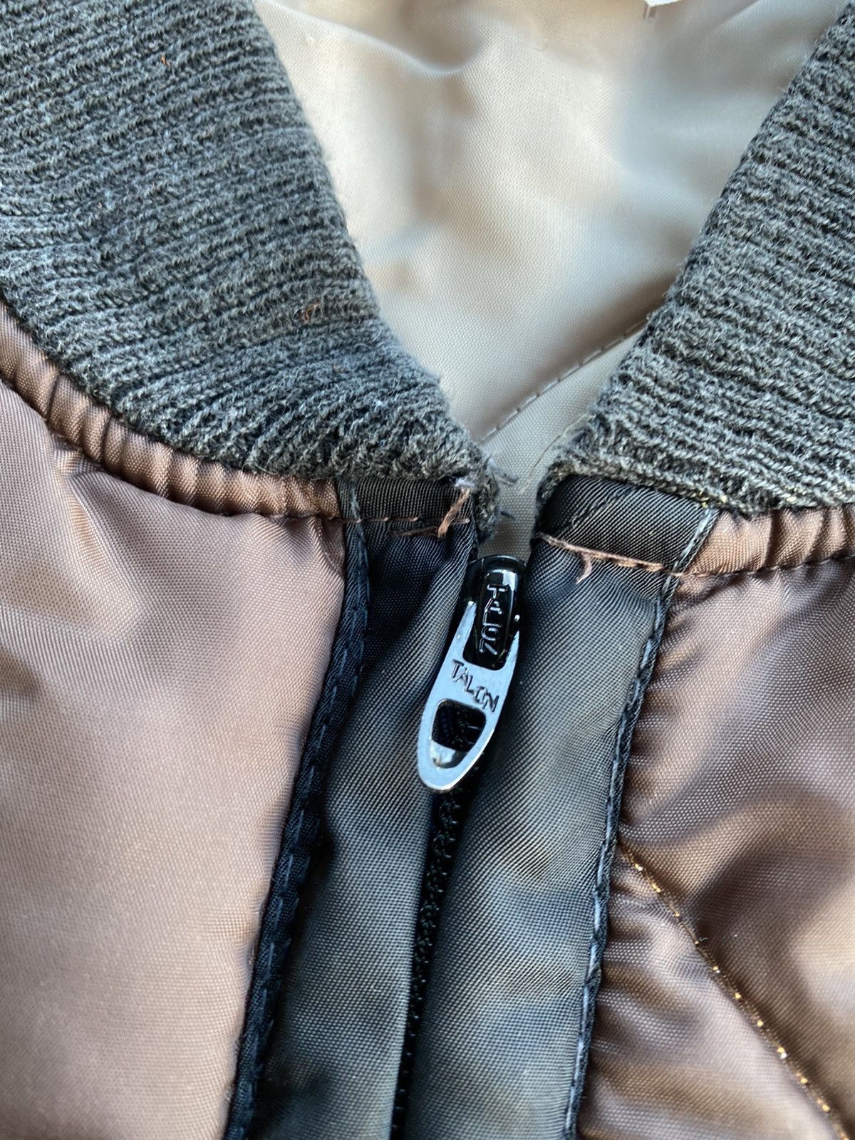 Vintage Vintage Brown Quilted Puffer Vest Size US L / EU 52-54 / 3 - 5 Thumbnail