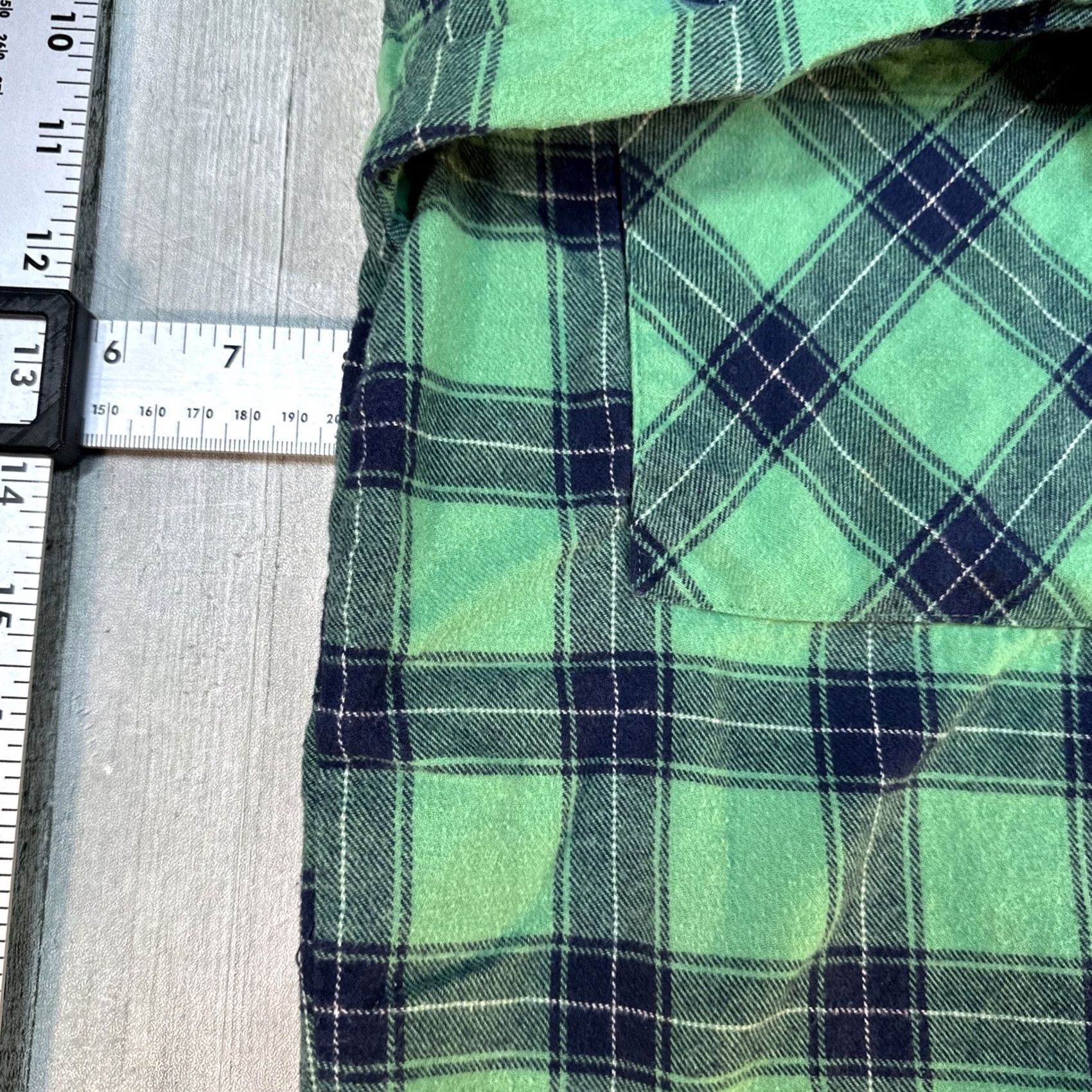 Forever 21 Forever 21 Green and Navy Plaid Flannel Shirt Shacket Button Down Size S Women Casual Size S / US 4 / IT 40 - 4 Thumbnail