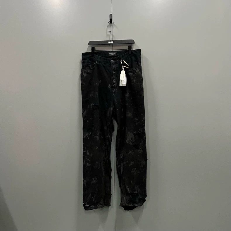 Balenciaga Balenciaga size M Black worn, torn and soiled jeans Size US 27 - 1 Thumbnail