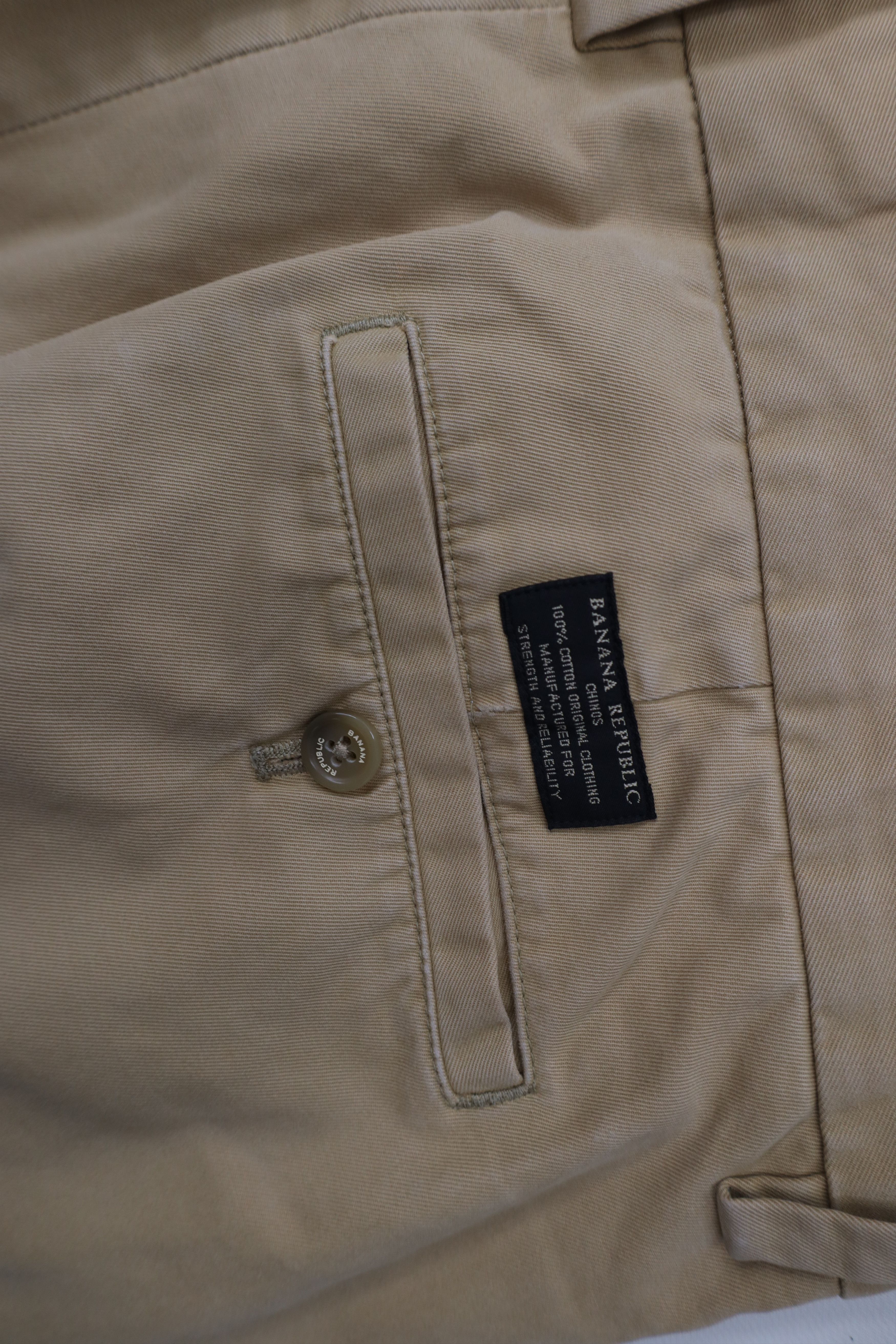 Banana Republic Vintage Y2K Banana Republic Vintage Straight Fit Chino Pants Size US 36 / EU 52 - 12 Thumbnail