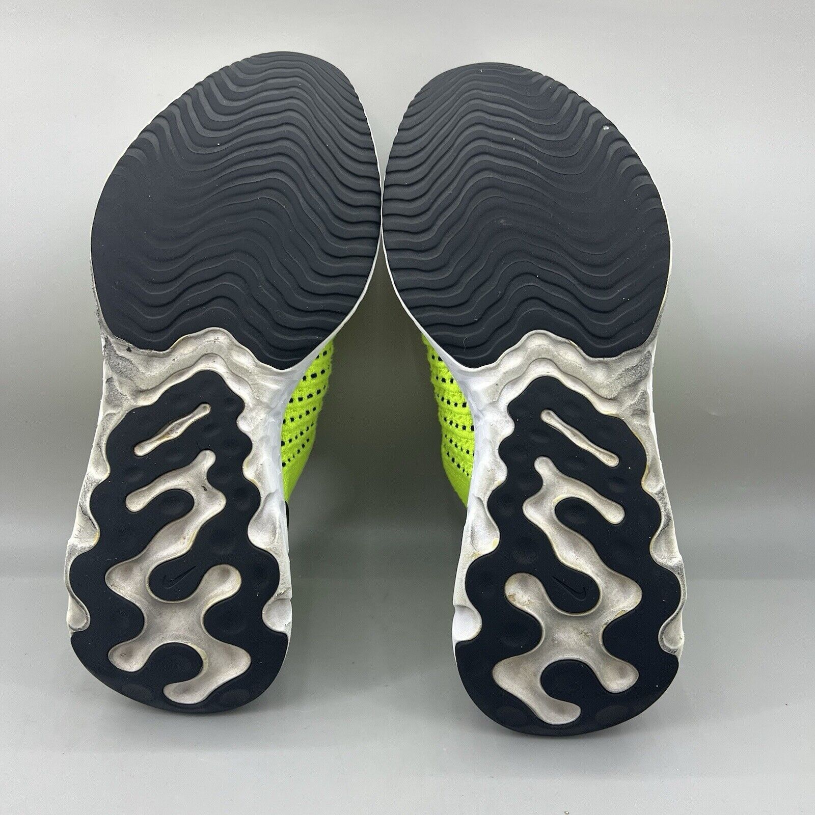 Nike Nike Phantom Run Flyknit Sneakers Men Size 10.5 Green Blue Size US 10.5 / EU 43-44 - 7 Thumbnail