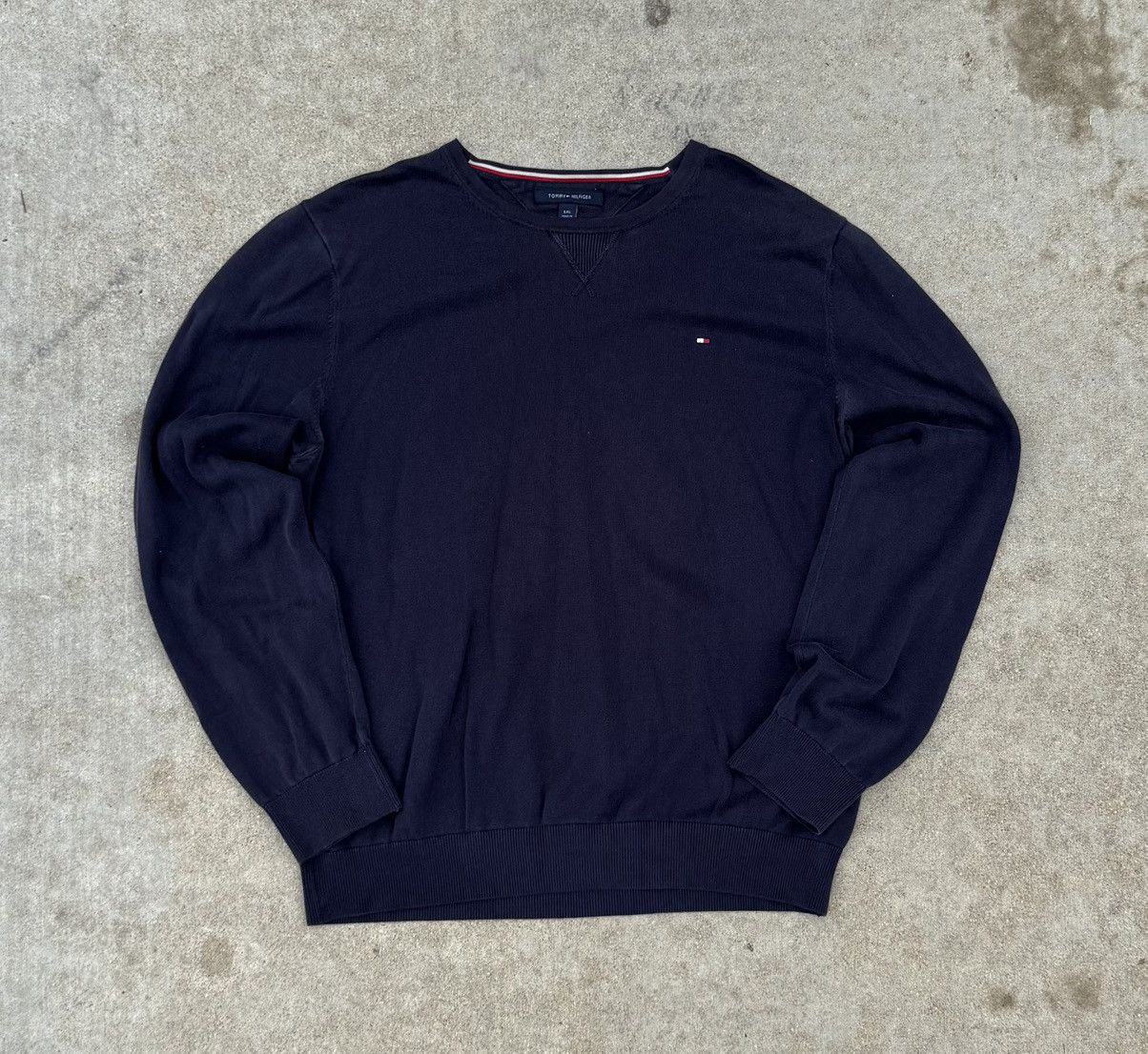 Tommy Hilfiger 2000s vintage Tommy Hilfiger navy blue crewneck Size L Size US L / EU 52-54 / 3 - 1 Thumbnail
