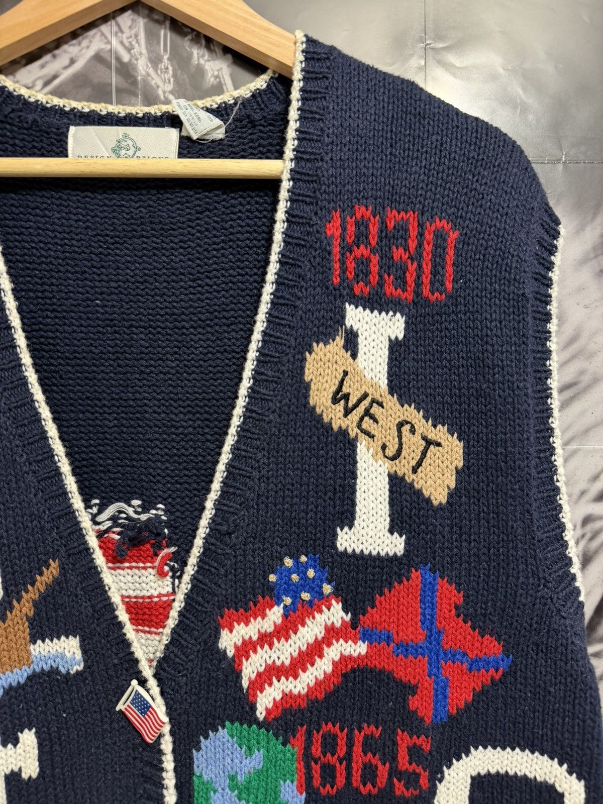 Vintage AMERICA E PLURIBUS UNUM VINTAGE HAND KNITTED VEST 1982 Size US M / EU 48-50 / 2 - 4 Thumbnail