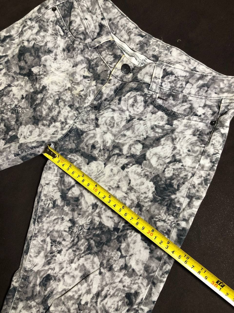 Escada Sport ESCADA Margaretha Ley Tapered Graphic Denim Hi Waist Pants Size 25" / US 0 / IT 36 - 9 Thumbnail