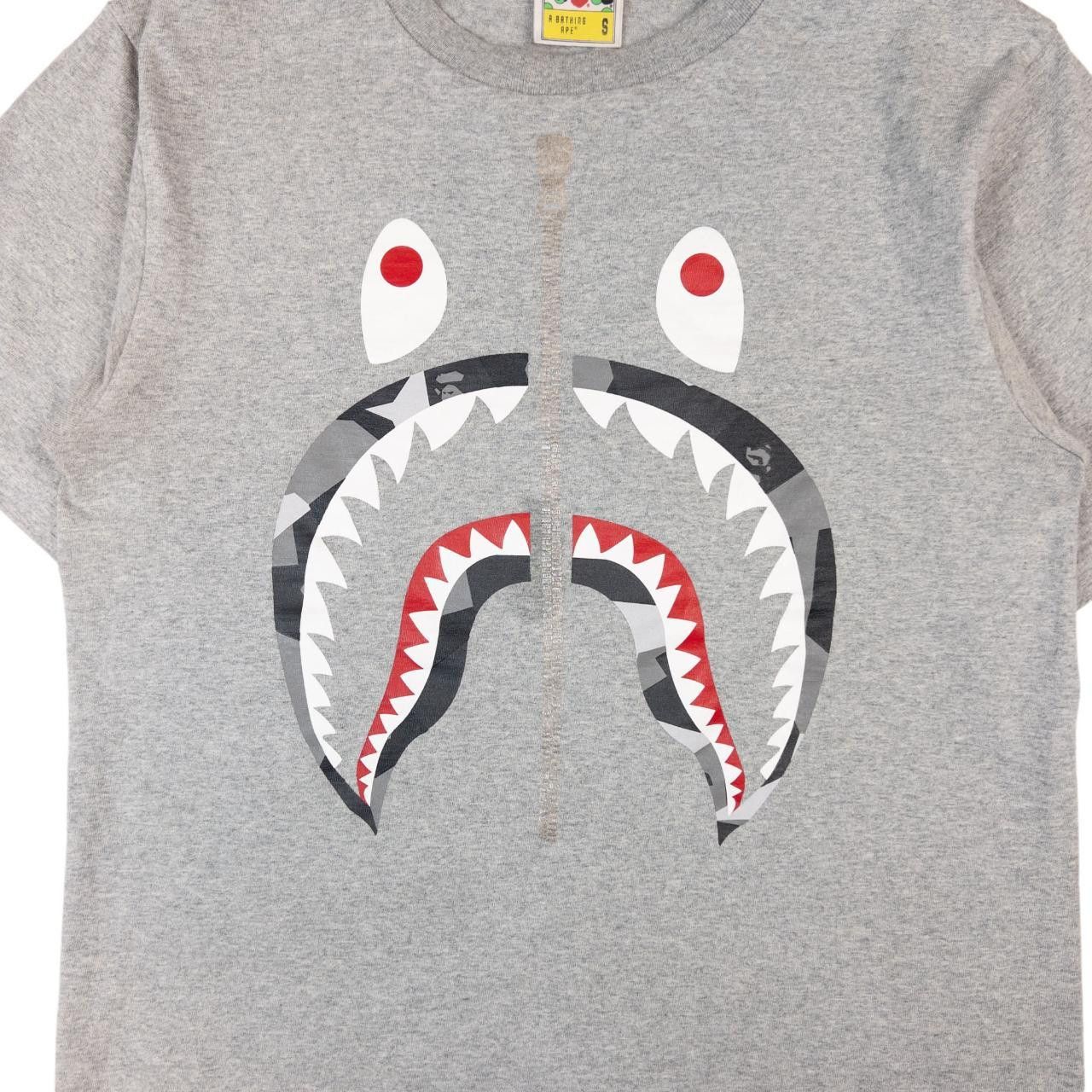 Bape Vintage Bape Shark Graphic T Shirt Size S Size US S / EU 44-46 / 1 - 4 Thumbnail