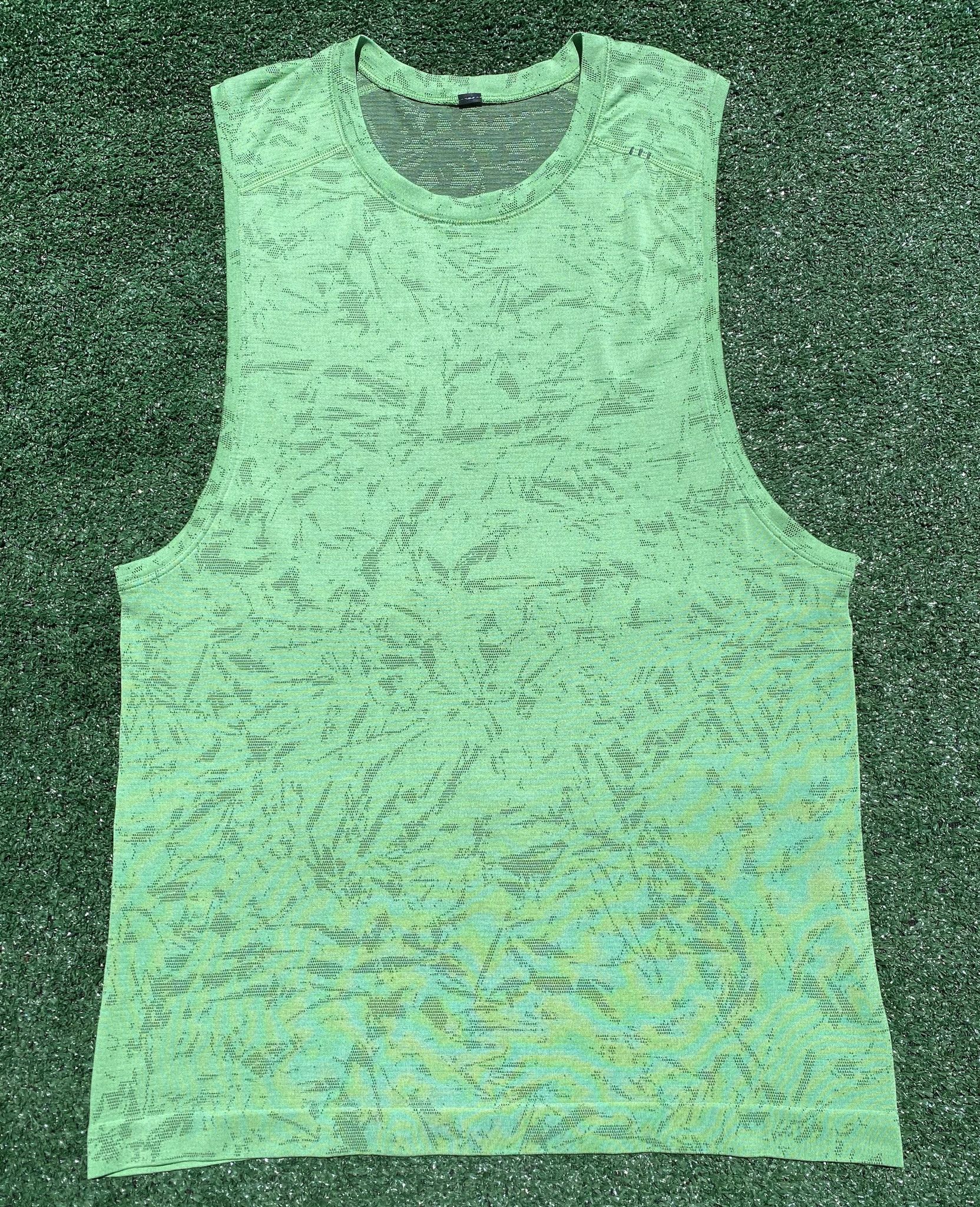 Lululemon Lululemon Metal Vent Neon Green Patterned Tank Top Small Size US S / EU 44-46 / 1 - 1 Thumbnail