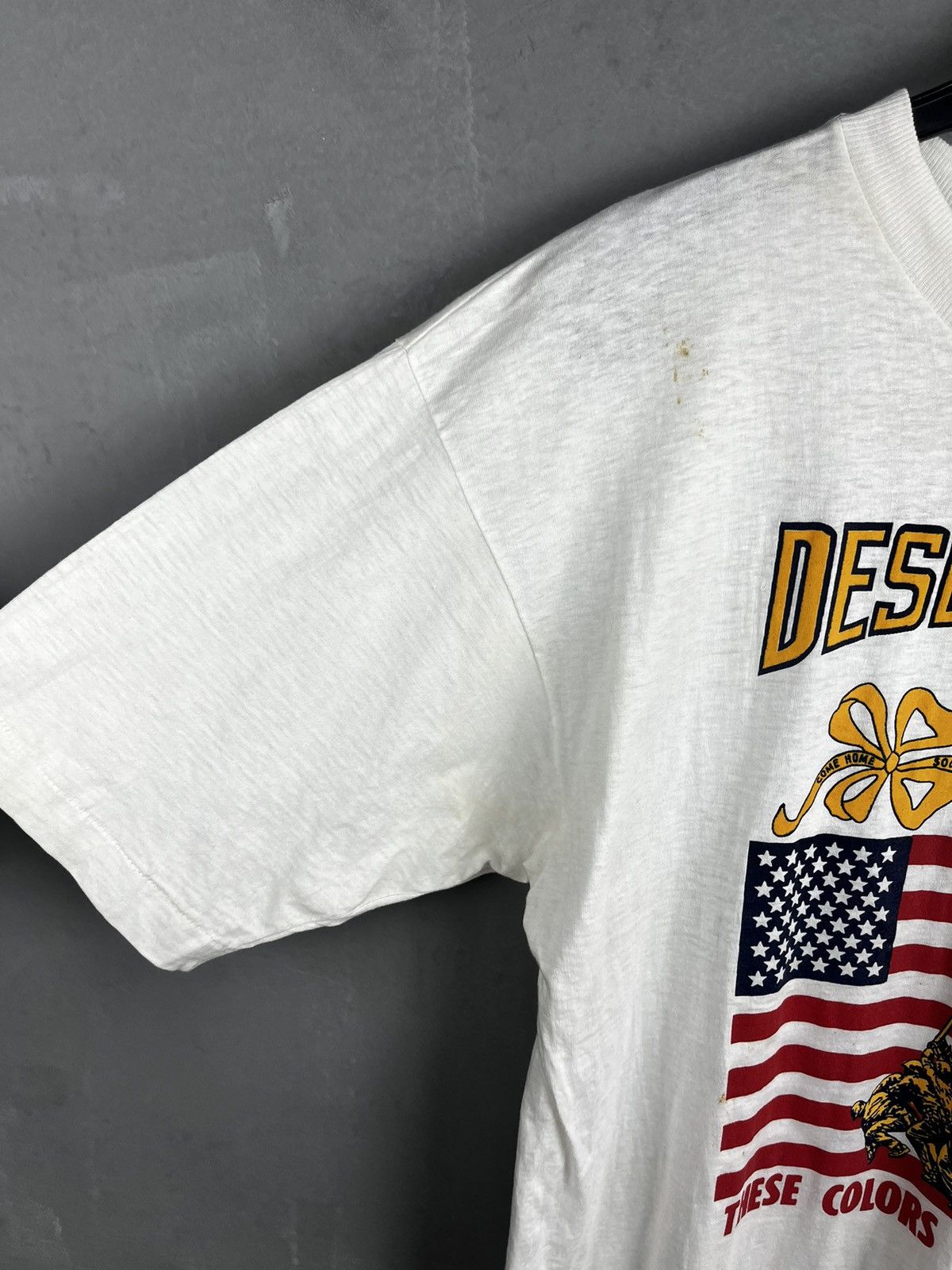 Vintage Vintage 90s USA 'Operation Desert Storm' White Tee Size US L / EU 52-54 / 3 - 3 Thumbnail